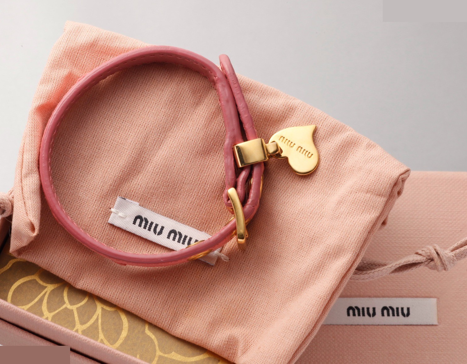 Ostrich leather bracelet/bangle (leather and fabric), wrist circumference approximately 17.5 cm — view 3