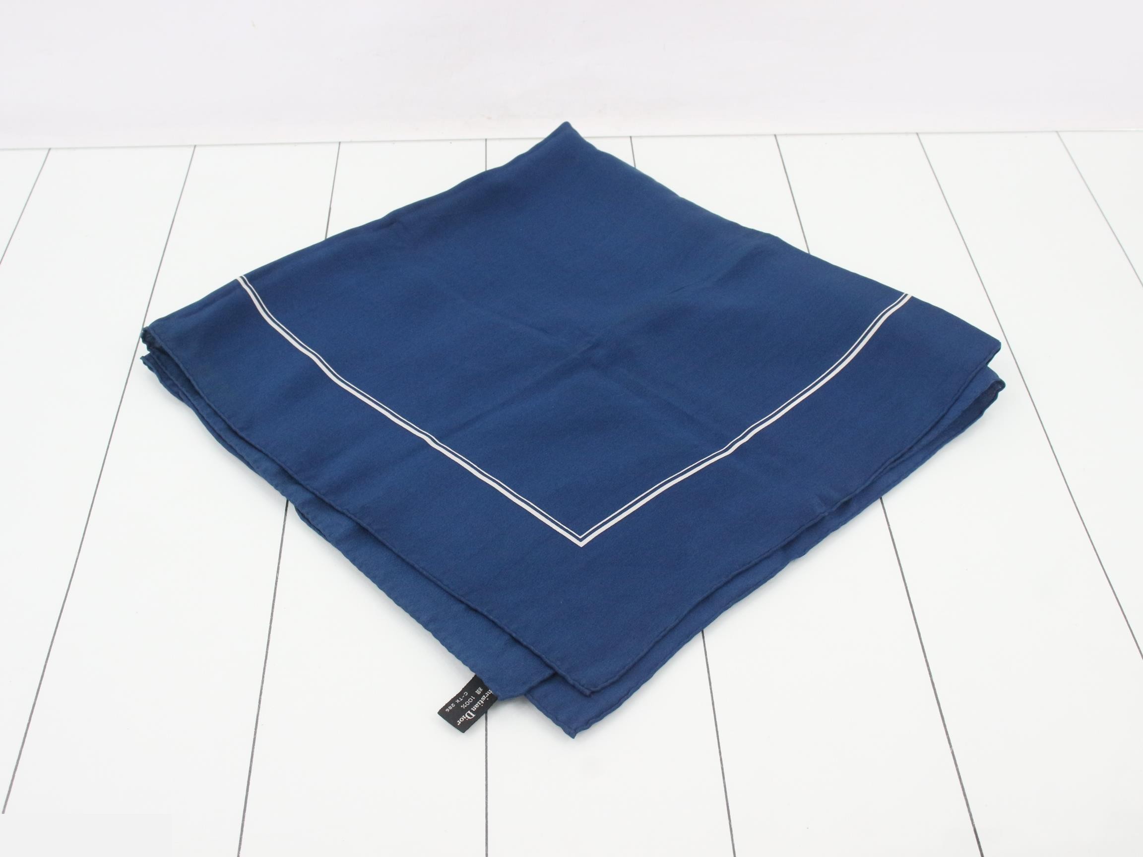 scarf — view 2