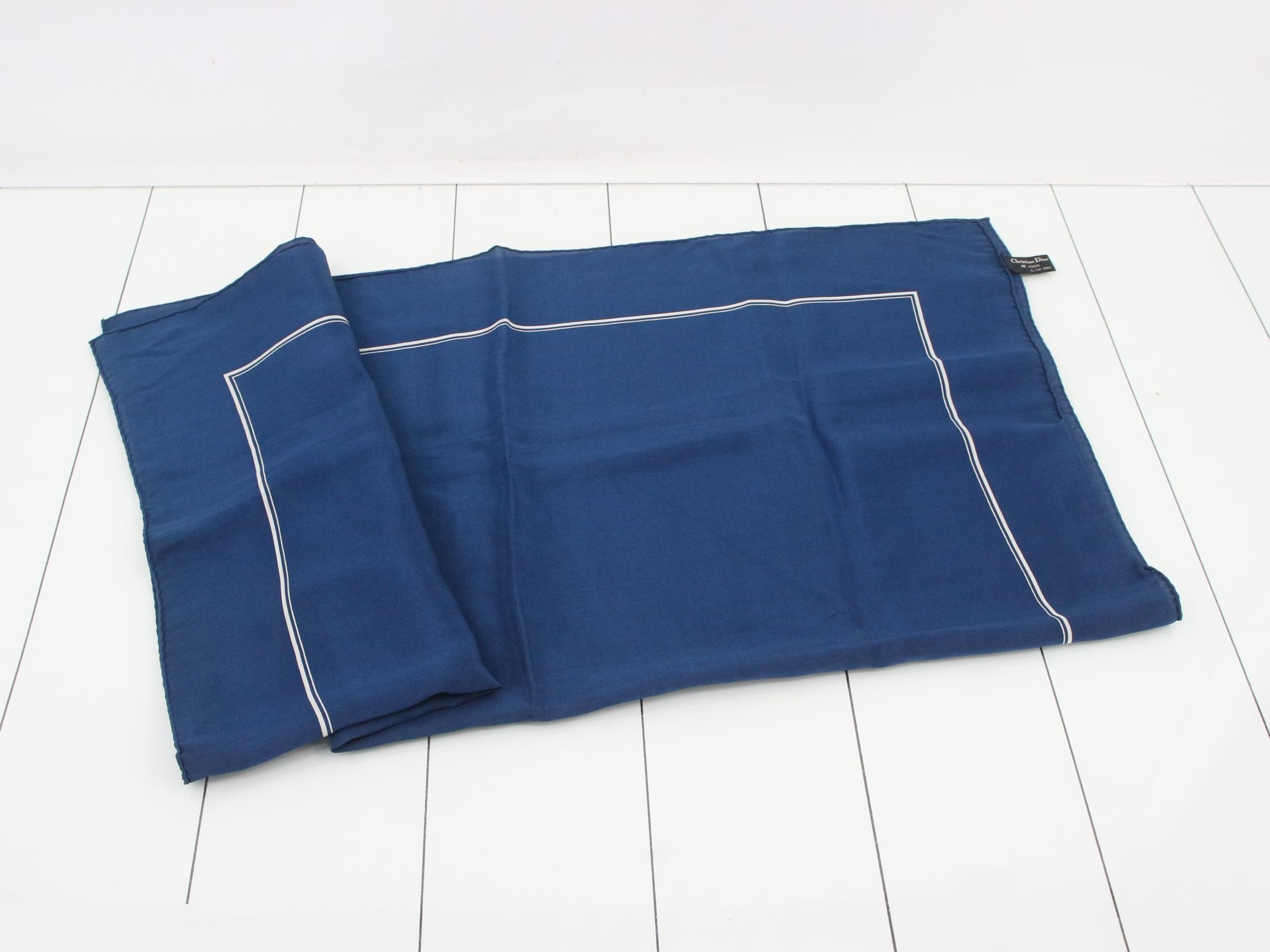 scarf — view 3