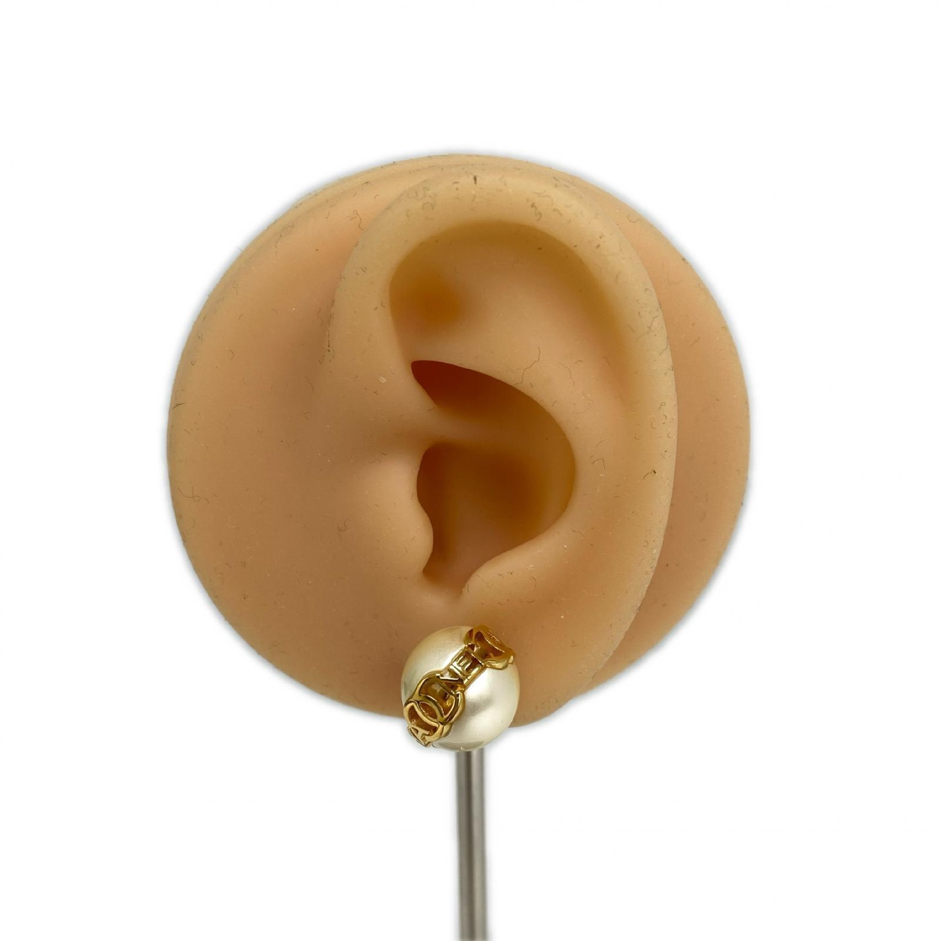 Gold-colored metal faux pearl B23K fashion earrings/piercings — view 3