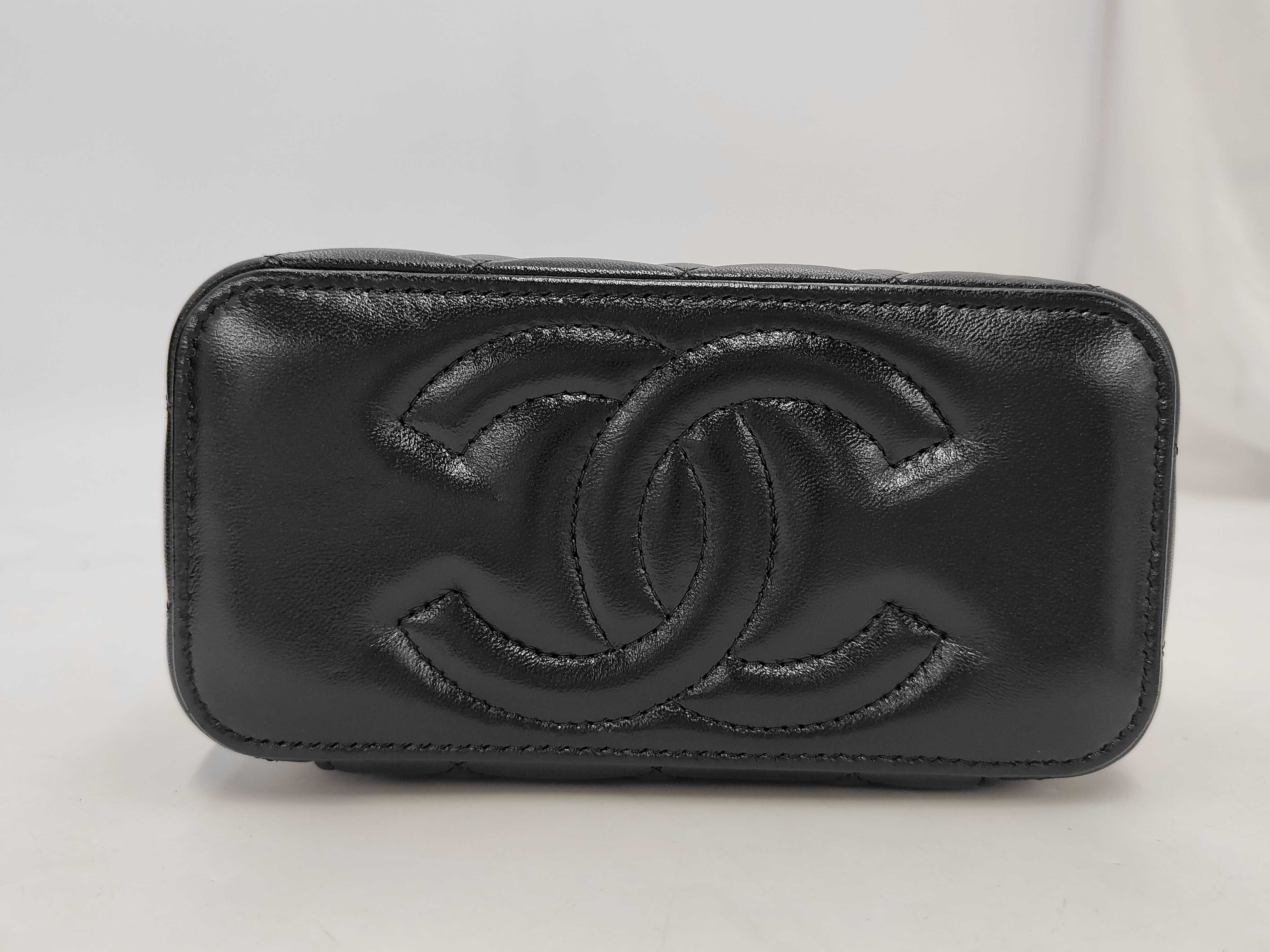 Matelassé Pearl Chain Shoulder Wallet, Lambskin, Black, Gold Hardware, Shoulder Bag — view 3