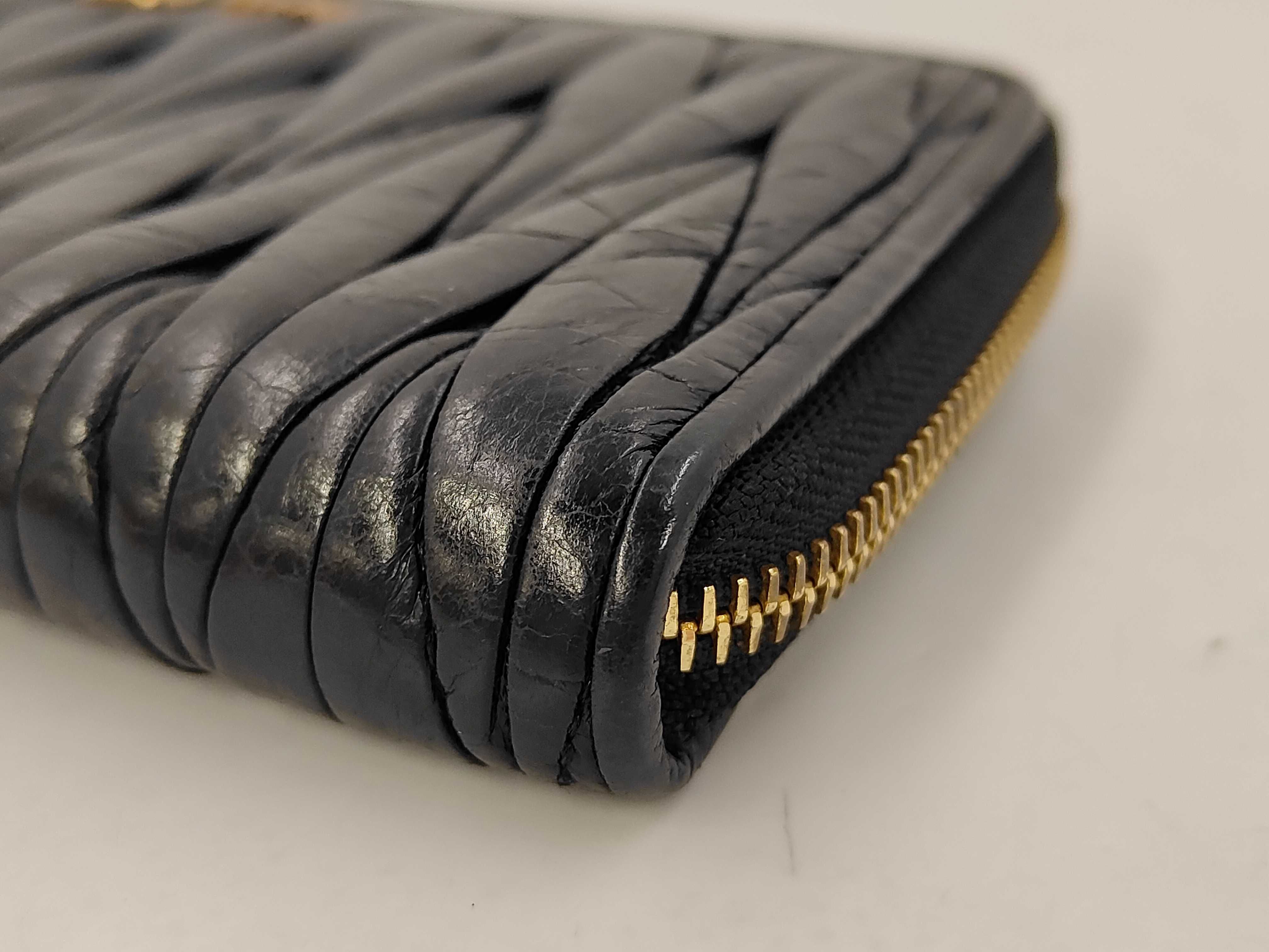 Matelassé Long Wallet, Round Zip, Leather, Black — view 3