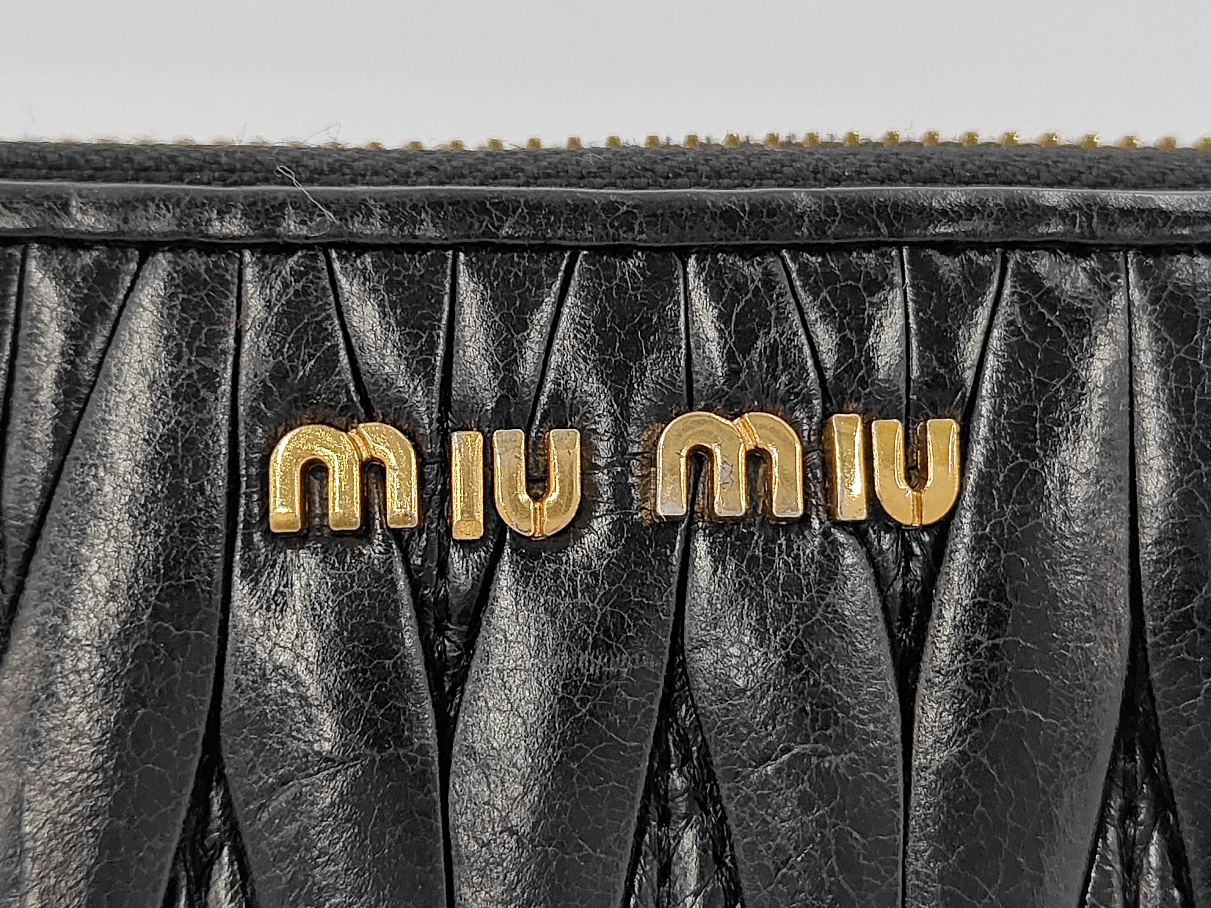 Matelassé Long Wallet, Round Zip, Leather, Black — view 8