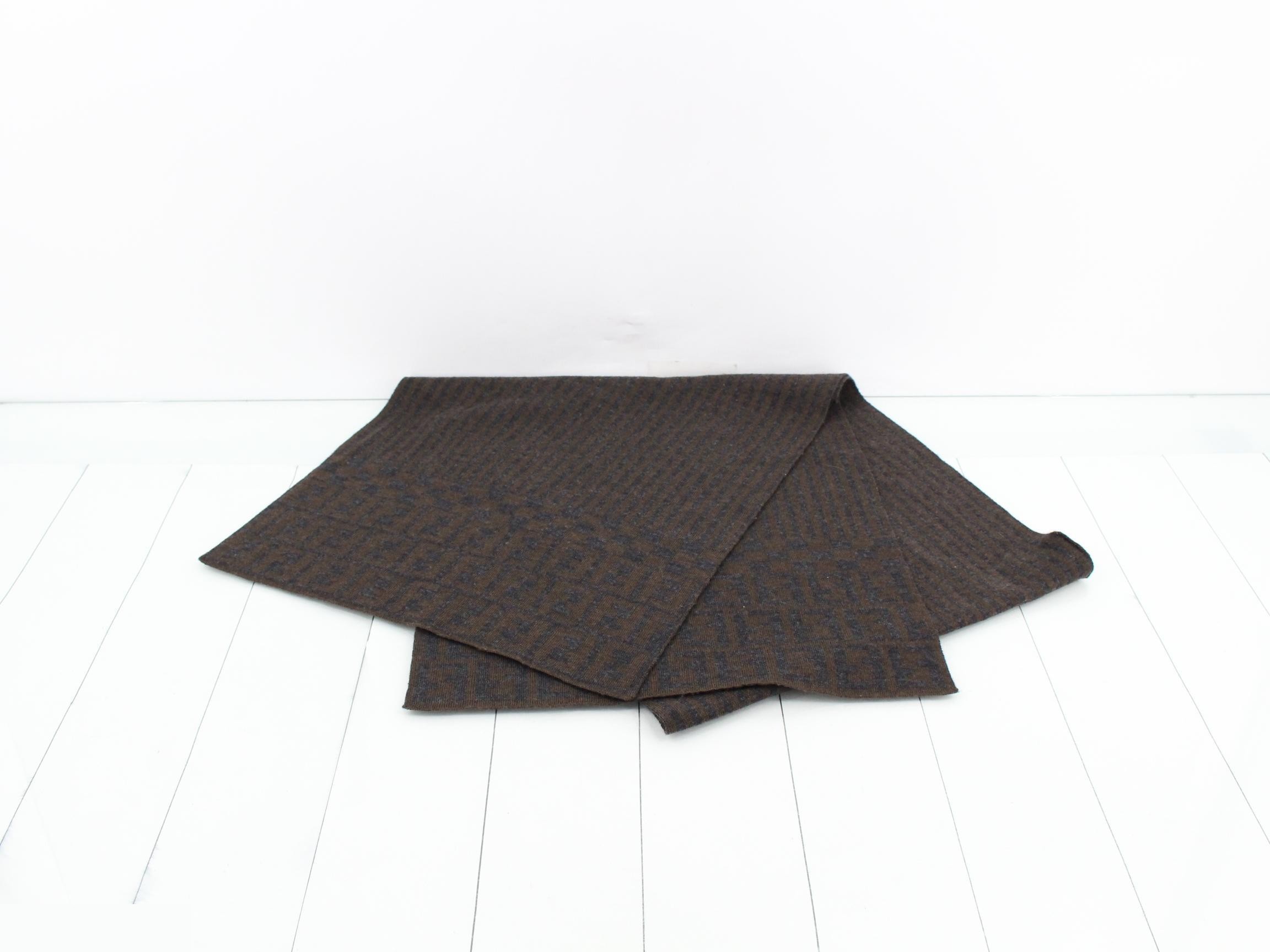 Other lines: Small items, accessories, and scarves — view 2