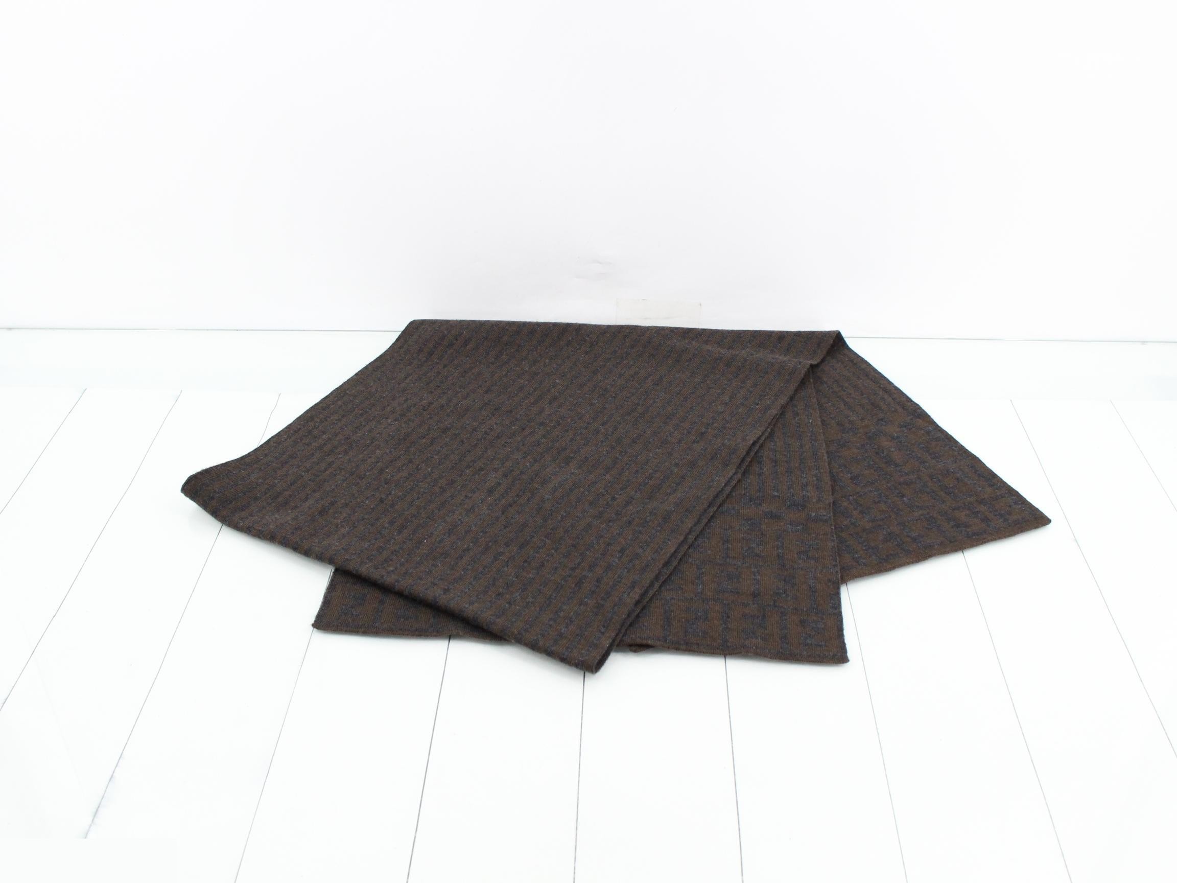 Other lines: Small items, accessories, and scarves — view 3