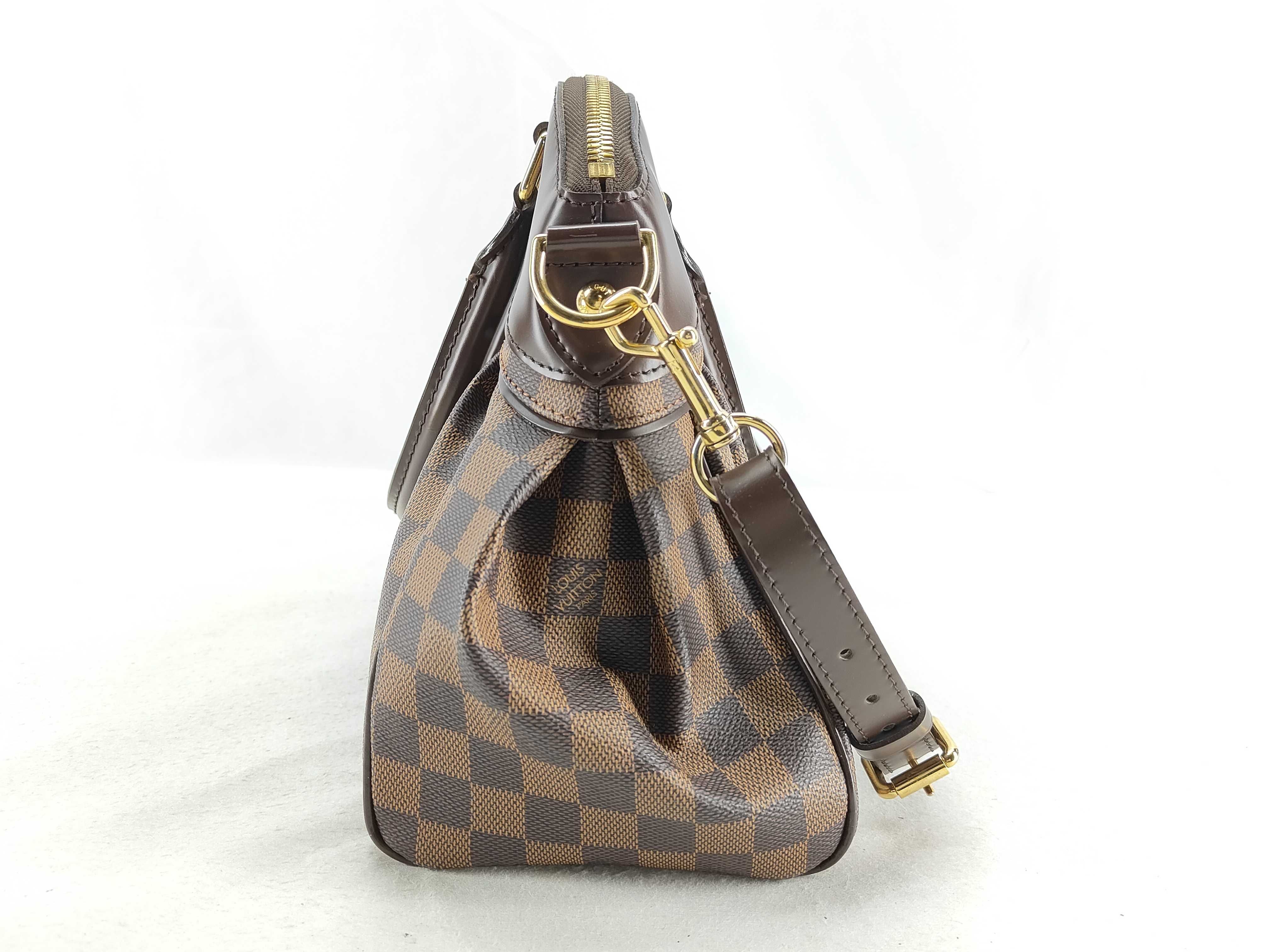 Damier Louis Vuitton Trevi Handbag — view 11