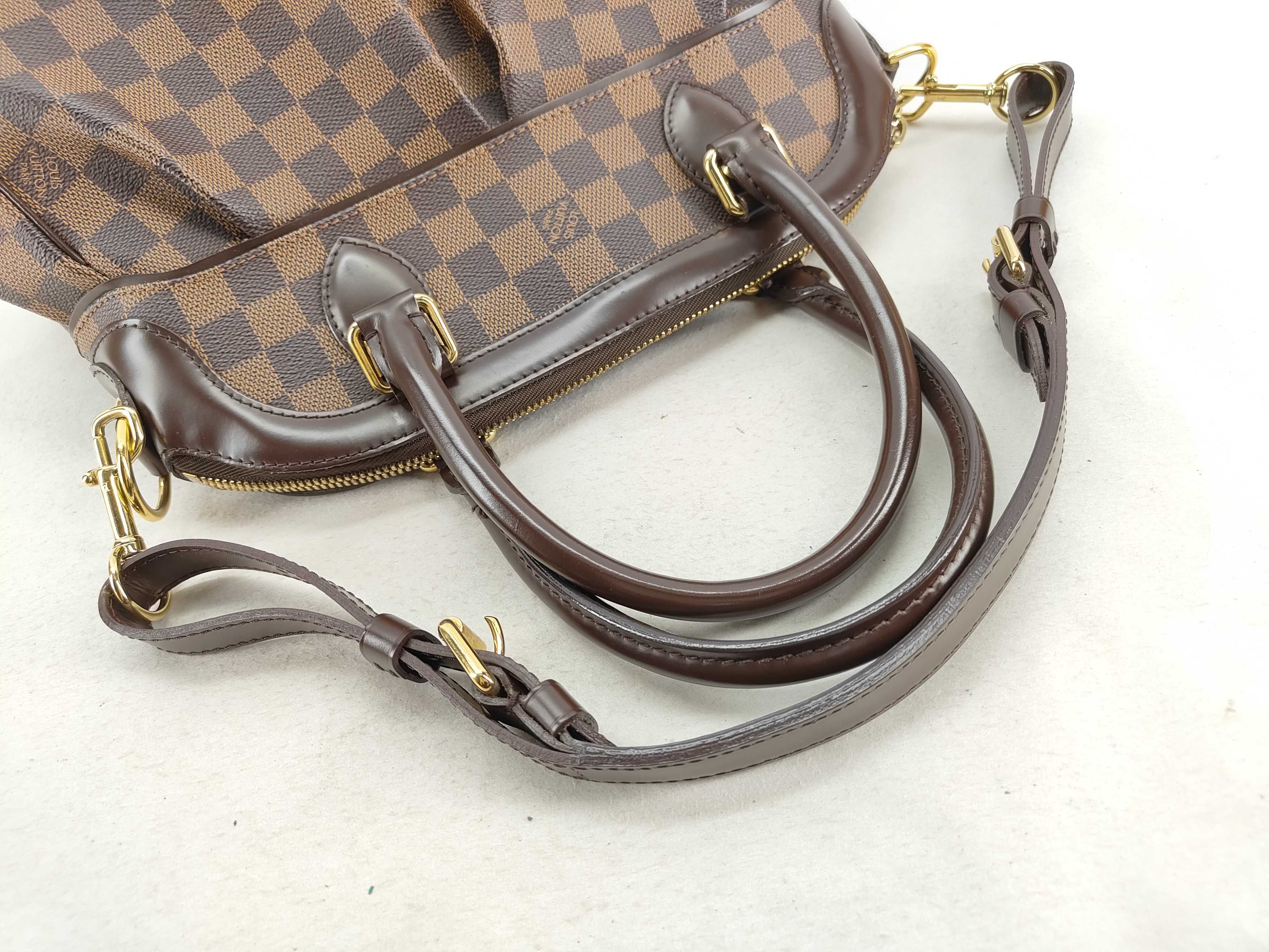 Damier Louis Vuitton Trevi Handbag — view 3