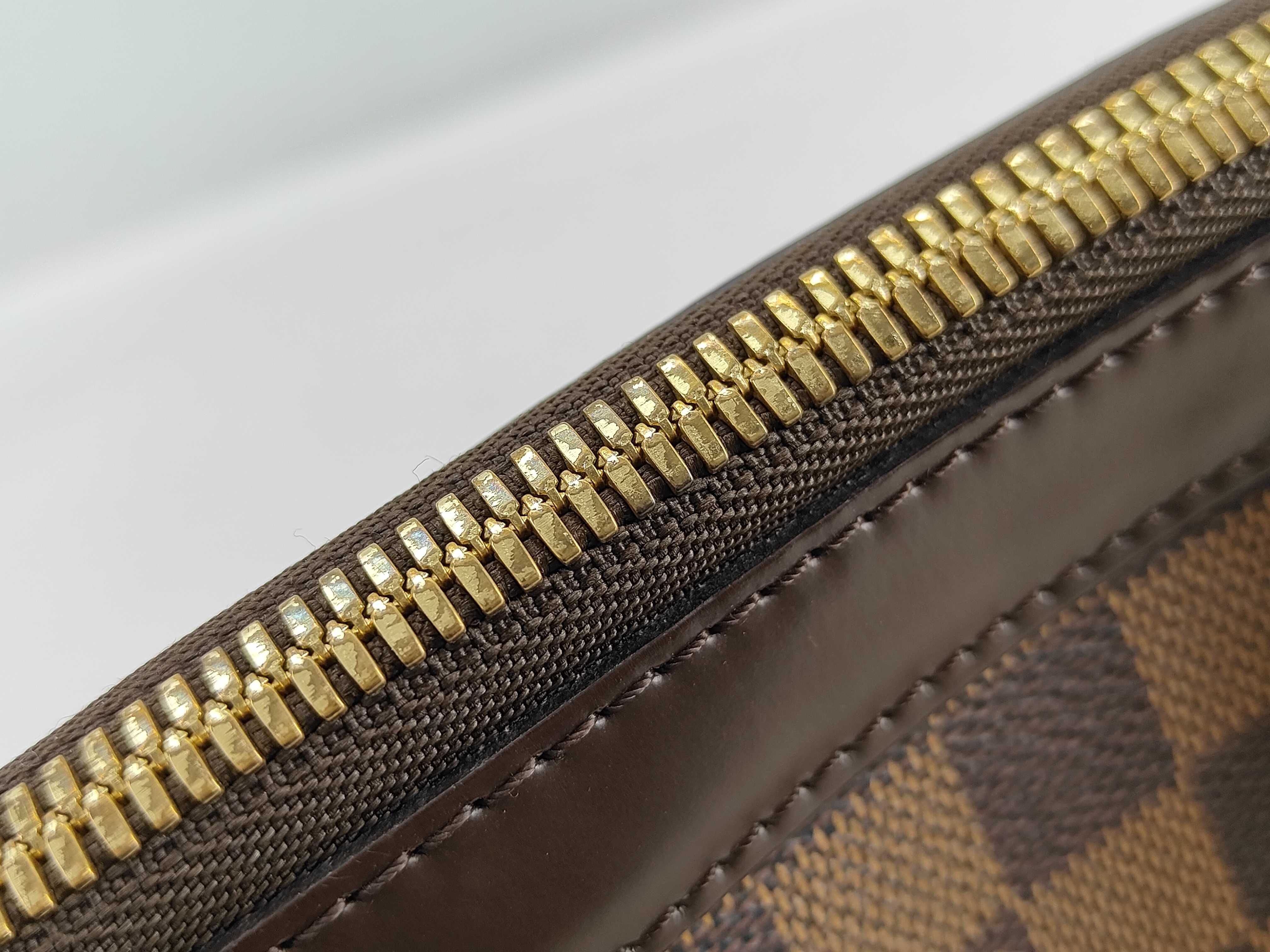 Damier Louis Vuitton Trevi Handbag — view 7
