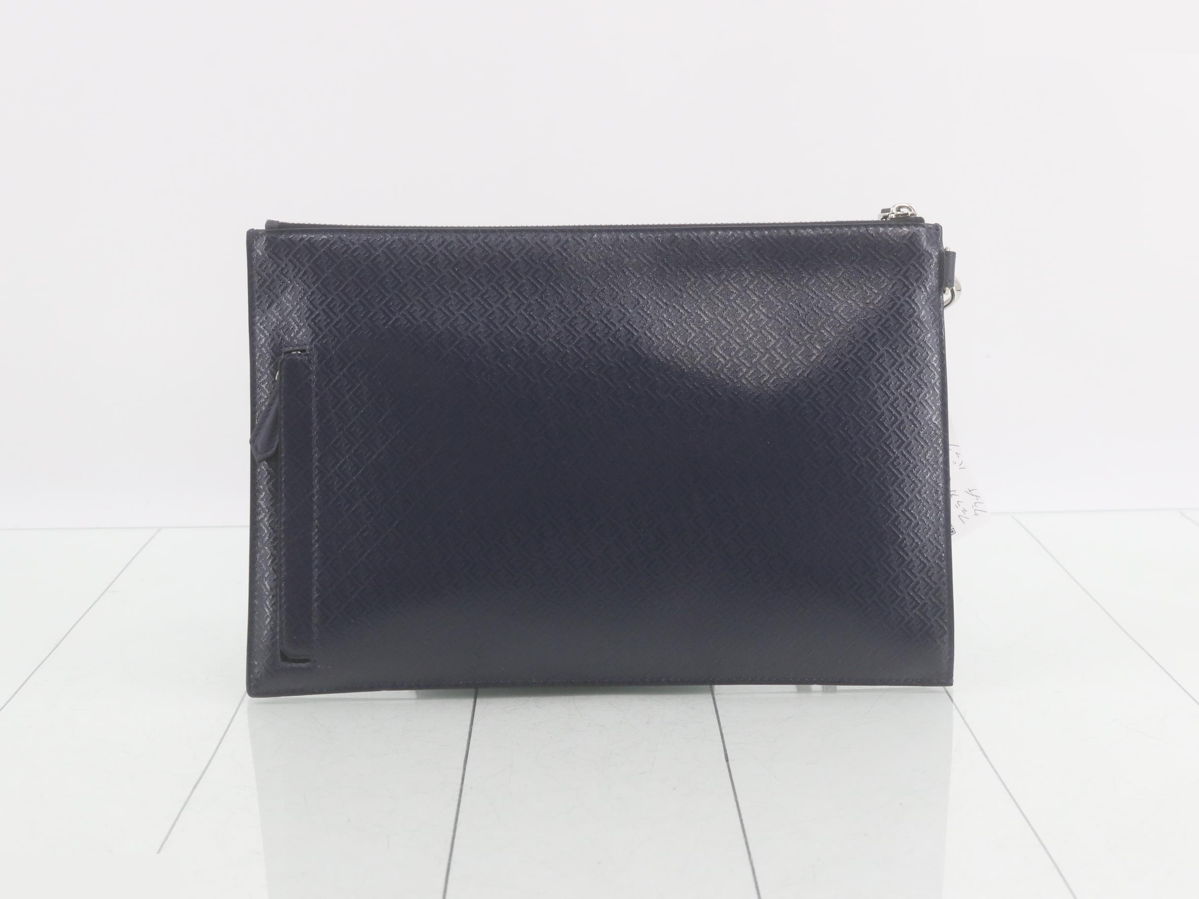 clutch — view 2