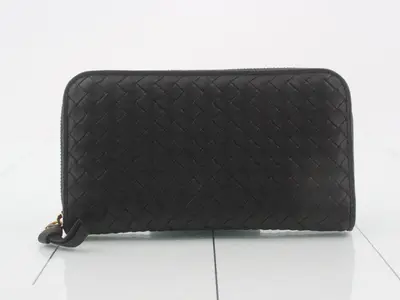 Intrecciato round zipper wallet, unused.