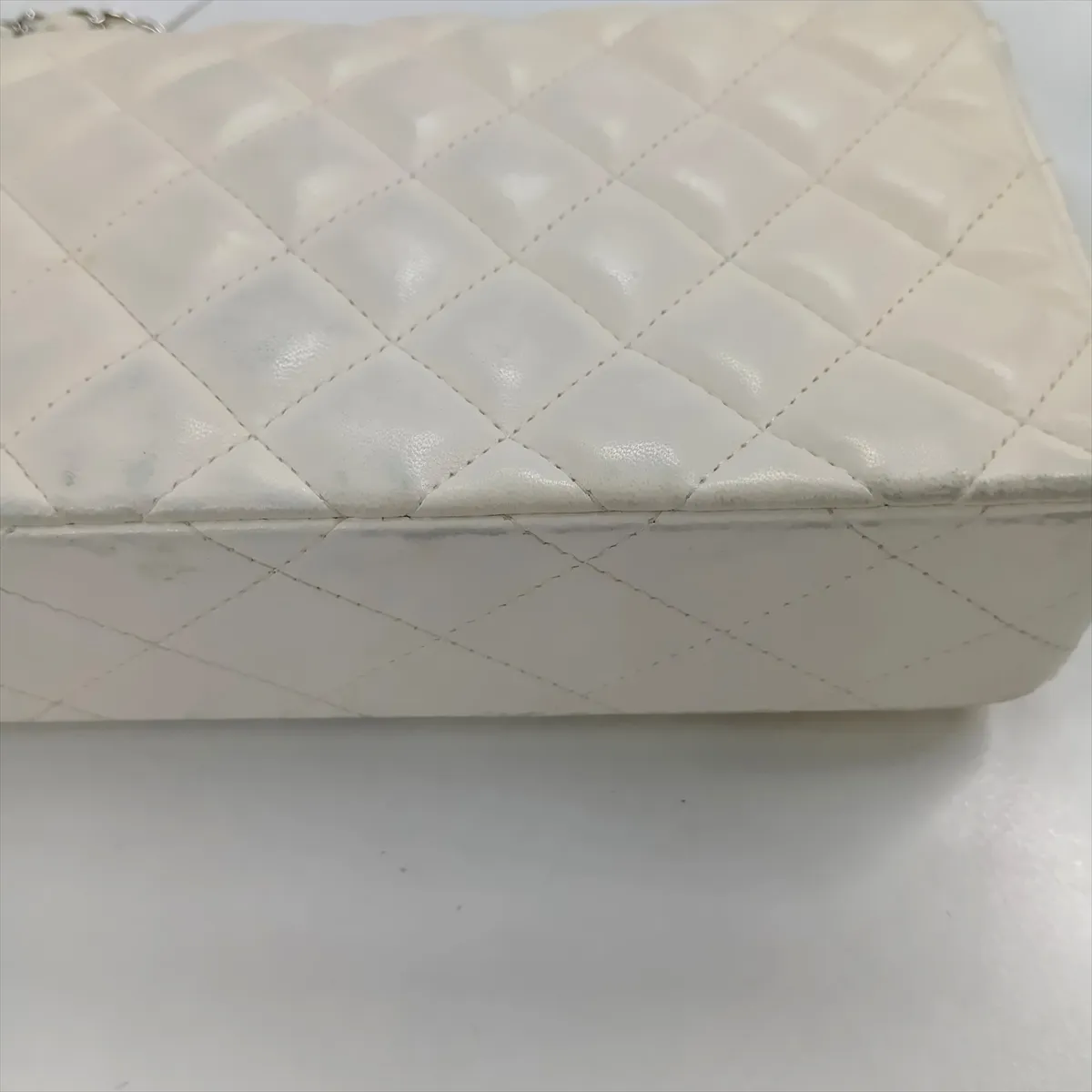 Matelasse Lambskin Single Flap Single Chain Bag White Silver Hardware 9994841 No. 9 External Parts Included — view 11