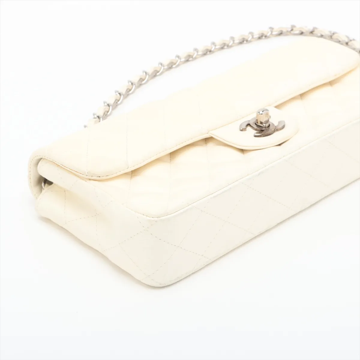 Matelasse Lambskin Single Flap Single Chain Bag White Silver Hardware 9994841 No. 9 External Parts Included — view 4