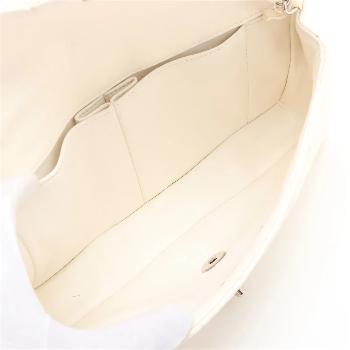 Matelasse Lambskin Single Flap Single Chain Bag White Silver Hardware 9994841 No. 9 External Parts Included — view 6