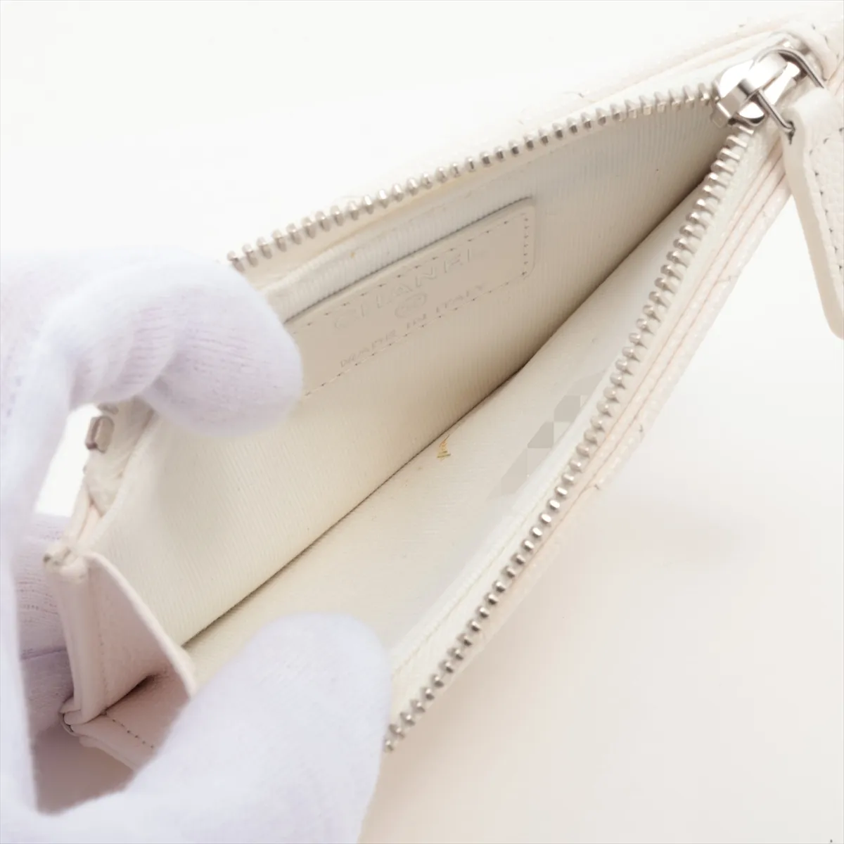 Matelassé Caviar Skin Fragment Case, White, Silver Hardware, P3C27A5E — view 4