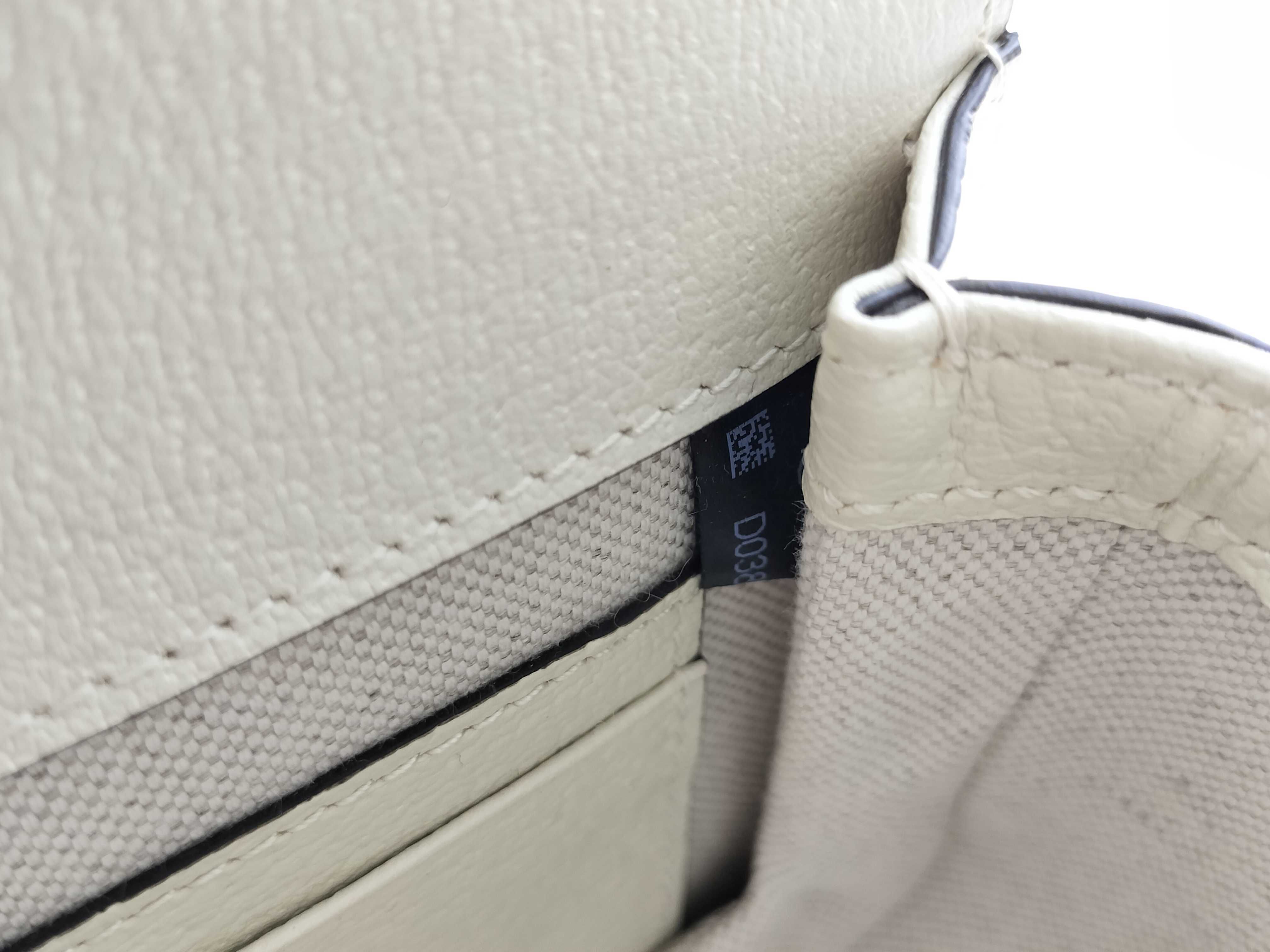 Bamboo Handbag (Gucci Bamboo 1947 686864) — view 15