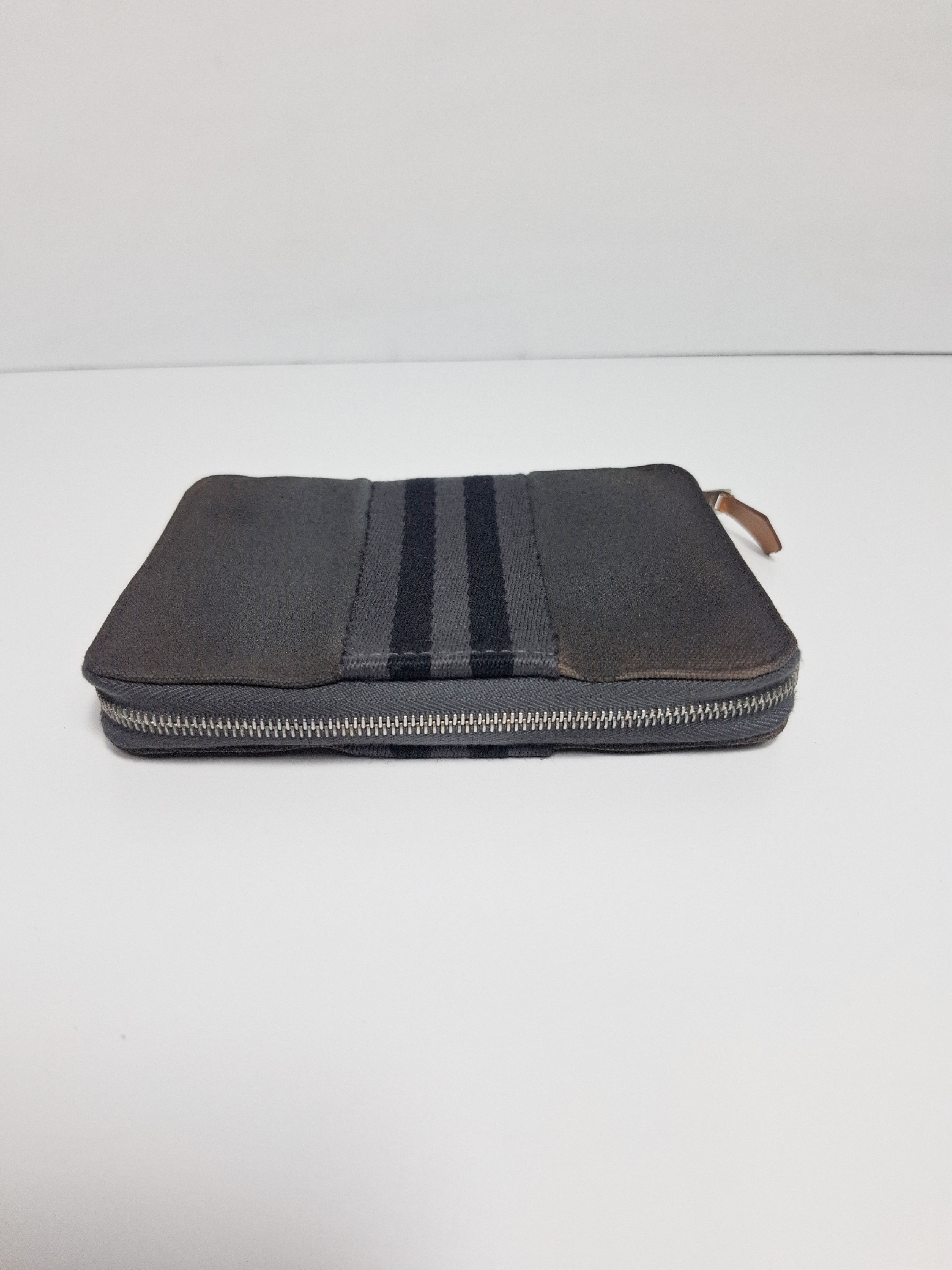 gray canvas wallet — view 5