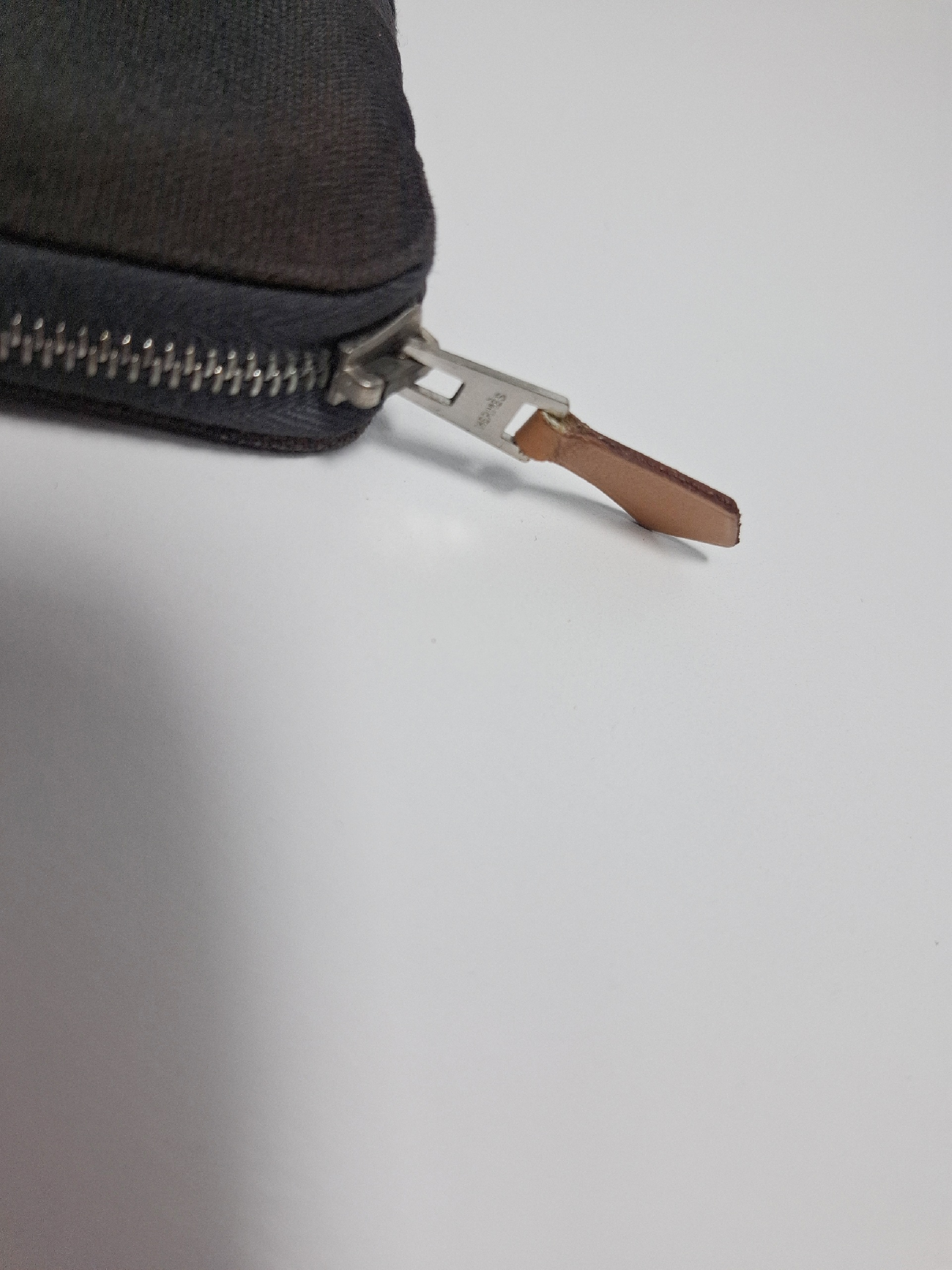gray canvas wallet — view 9