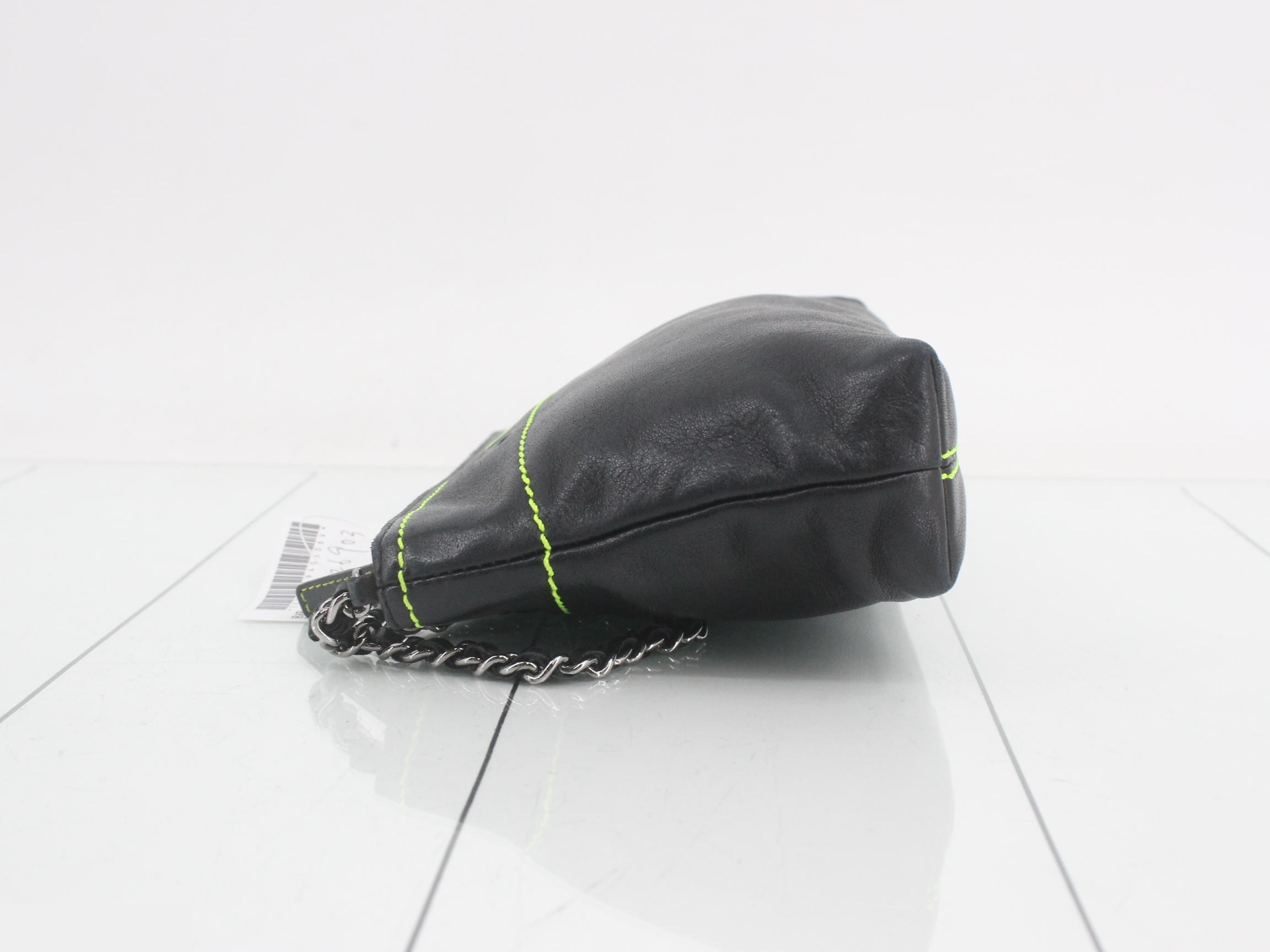 Black handbag — view 4