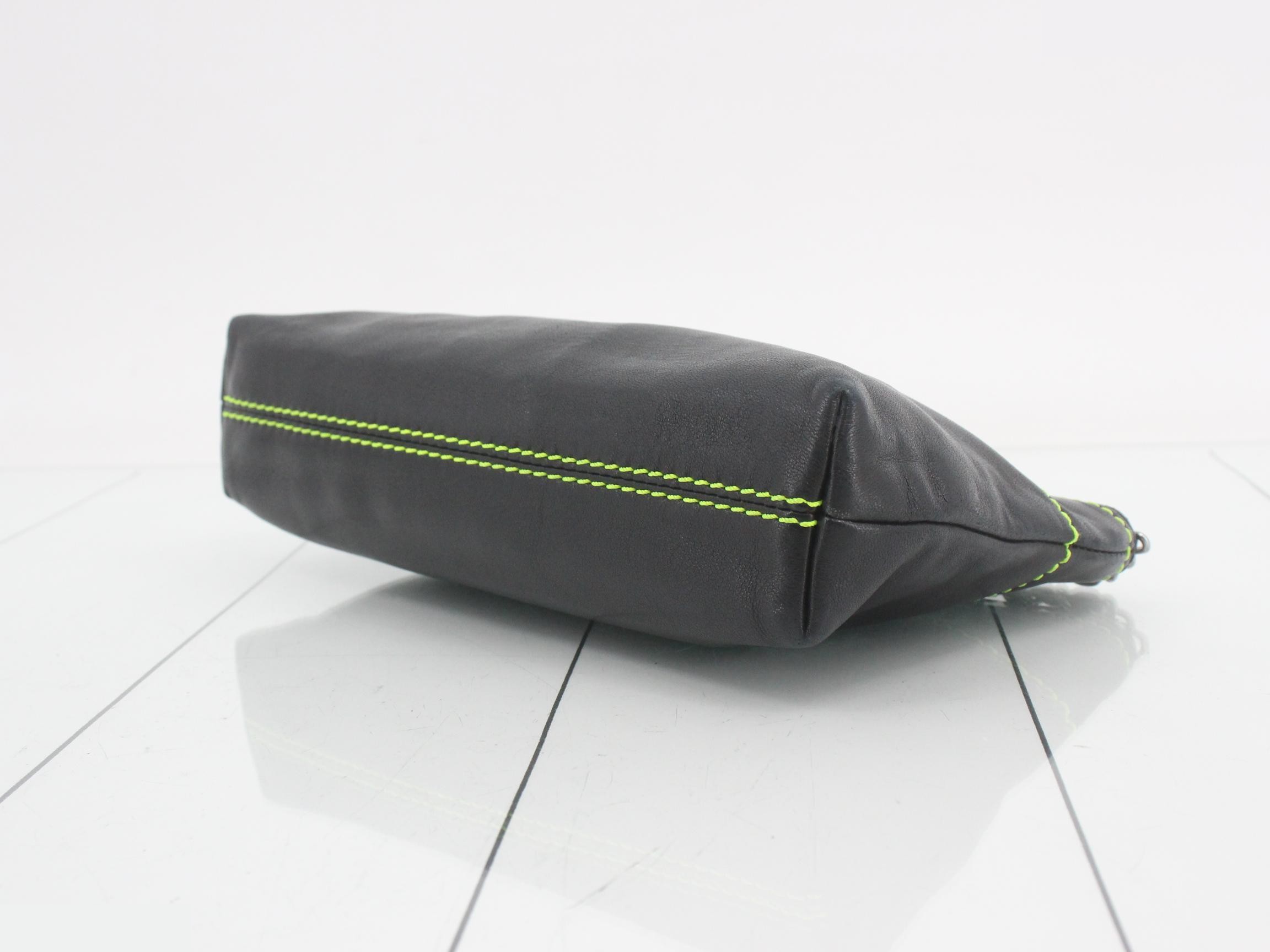 Black handbag — view 6