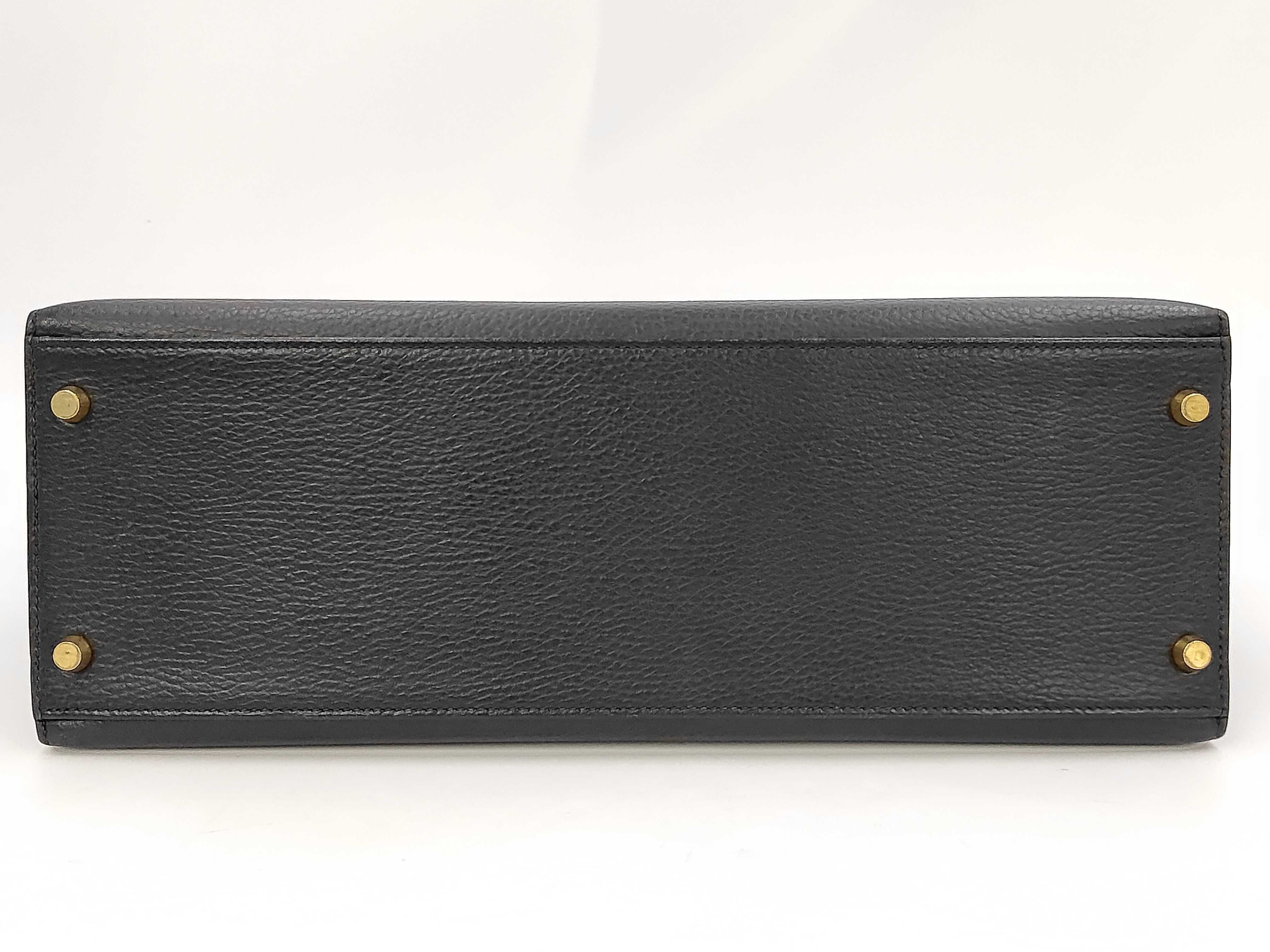 Kelly 35, external stitching, Noir Ardennes leather, gold hardware, D stamp, handbag — view 3