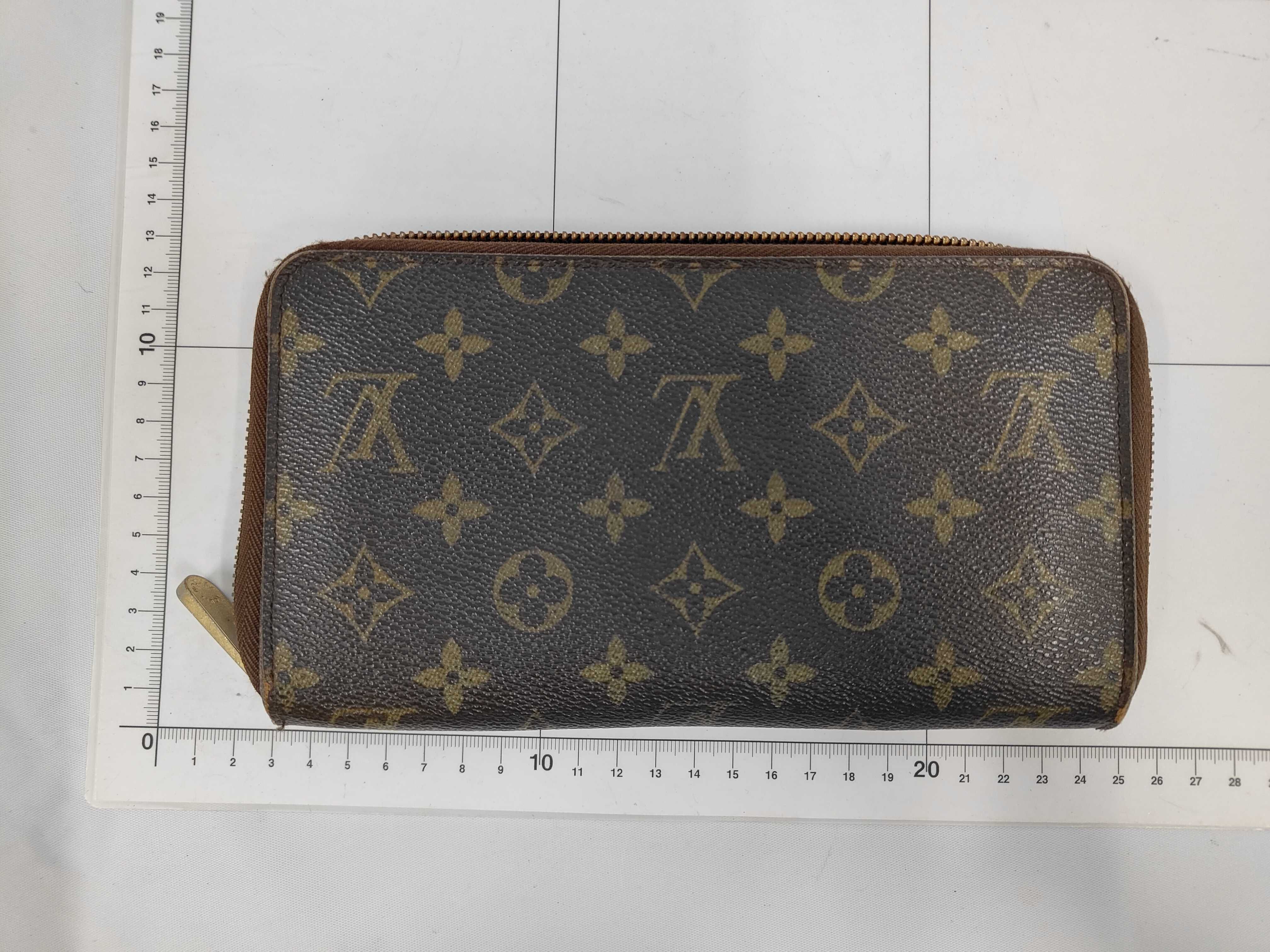 Monogram Zippy Organizer M60002 Wallet — view 2