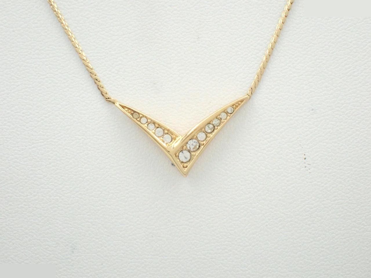 necklace, chain approximately 42cm
