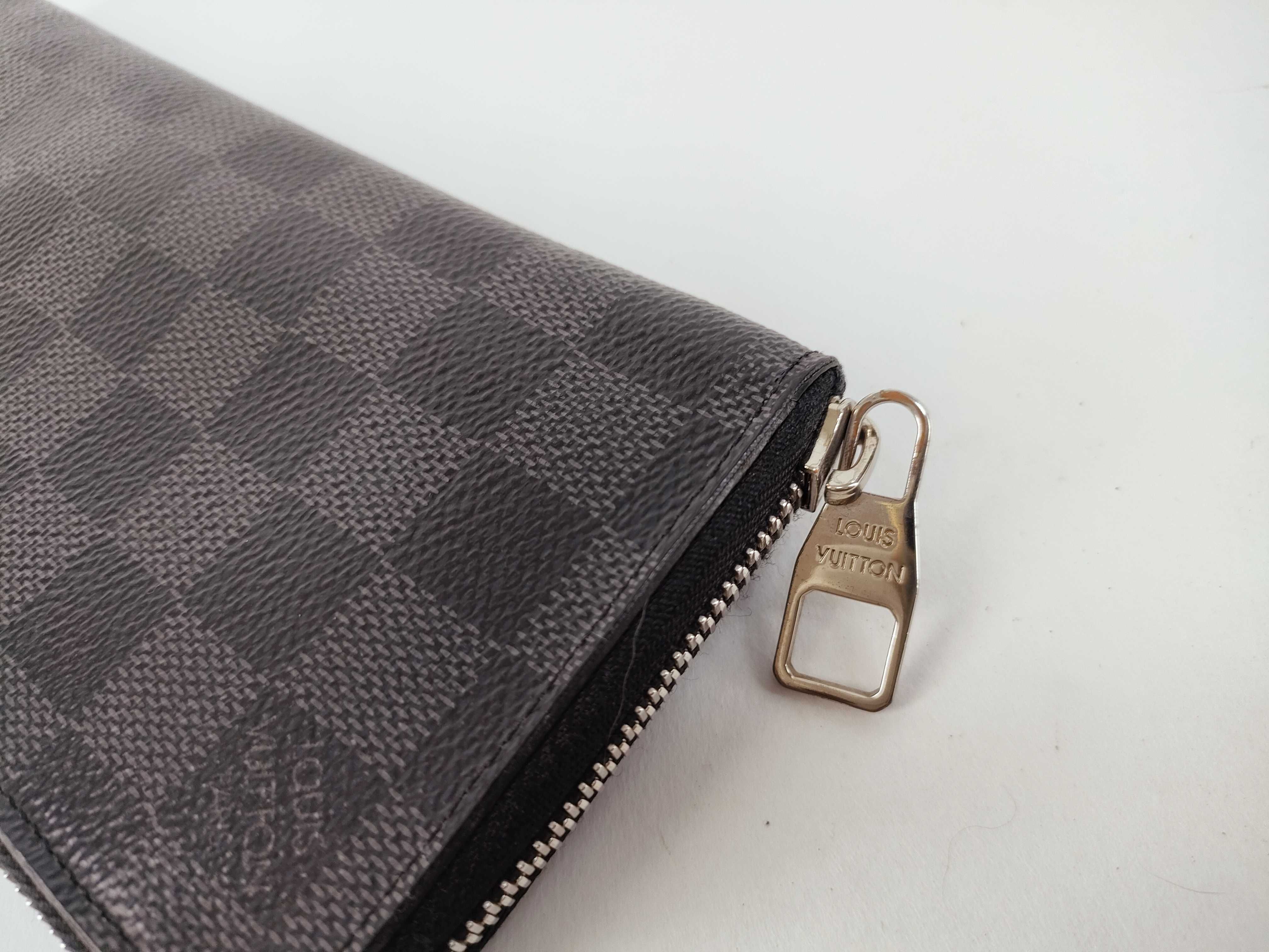 Damier Graphite LV Wallet — view 8
