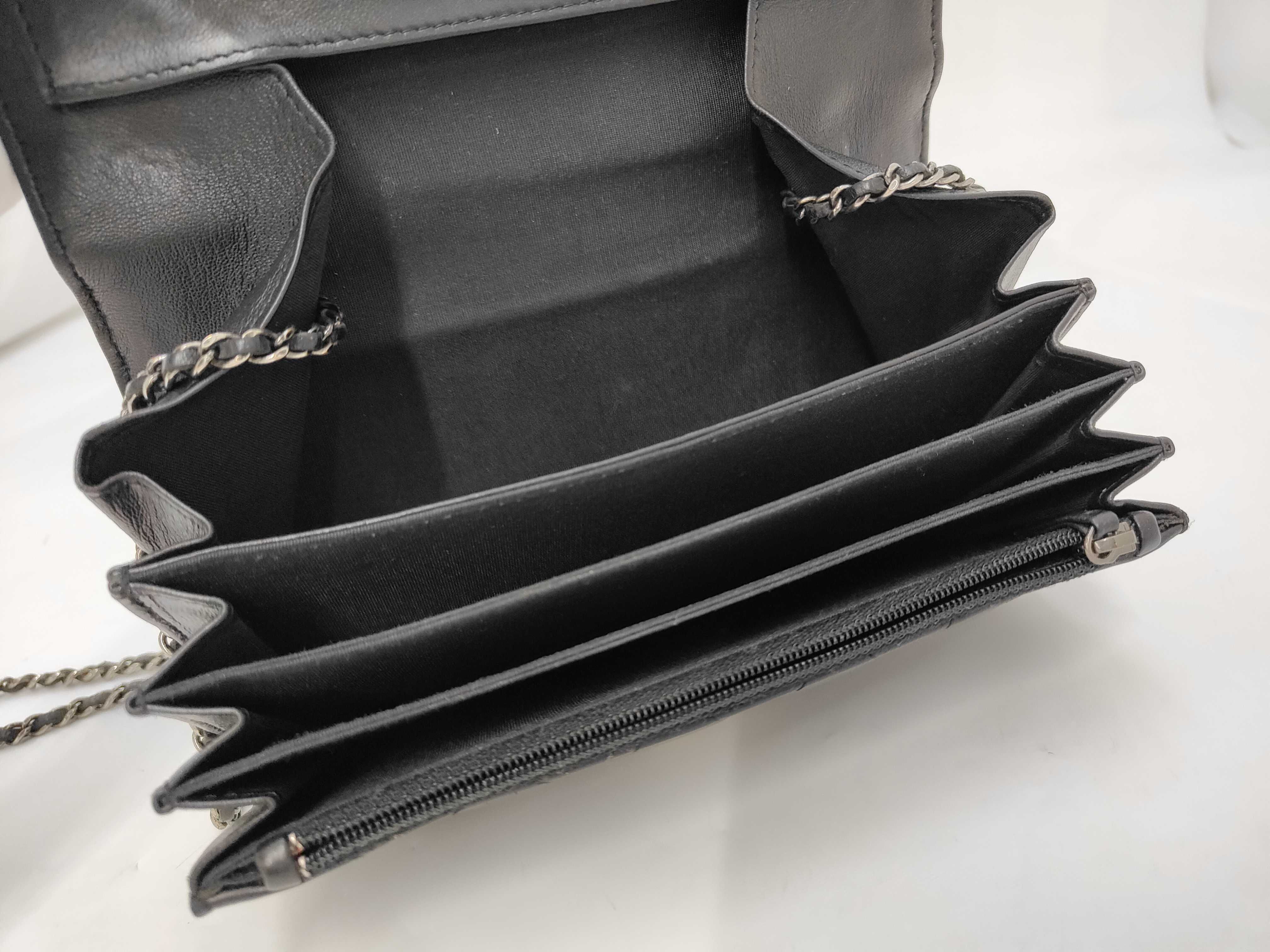 Matelassé Chain Shoulder Bag Wallet Leather Black Serial Number Shoulder Bag — view 11