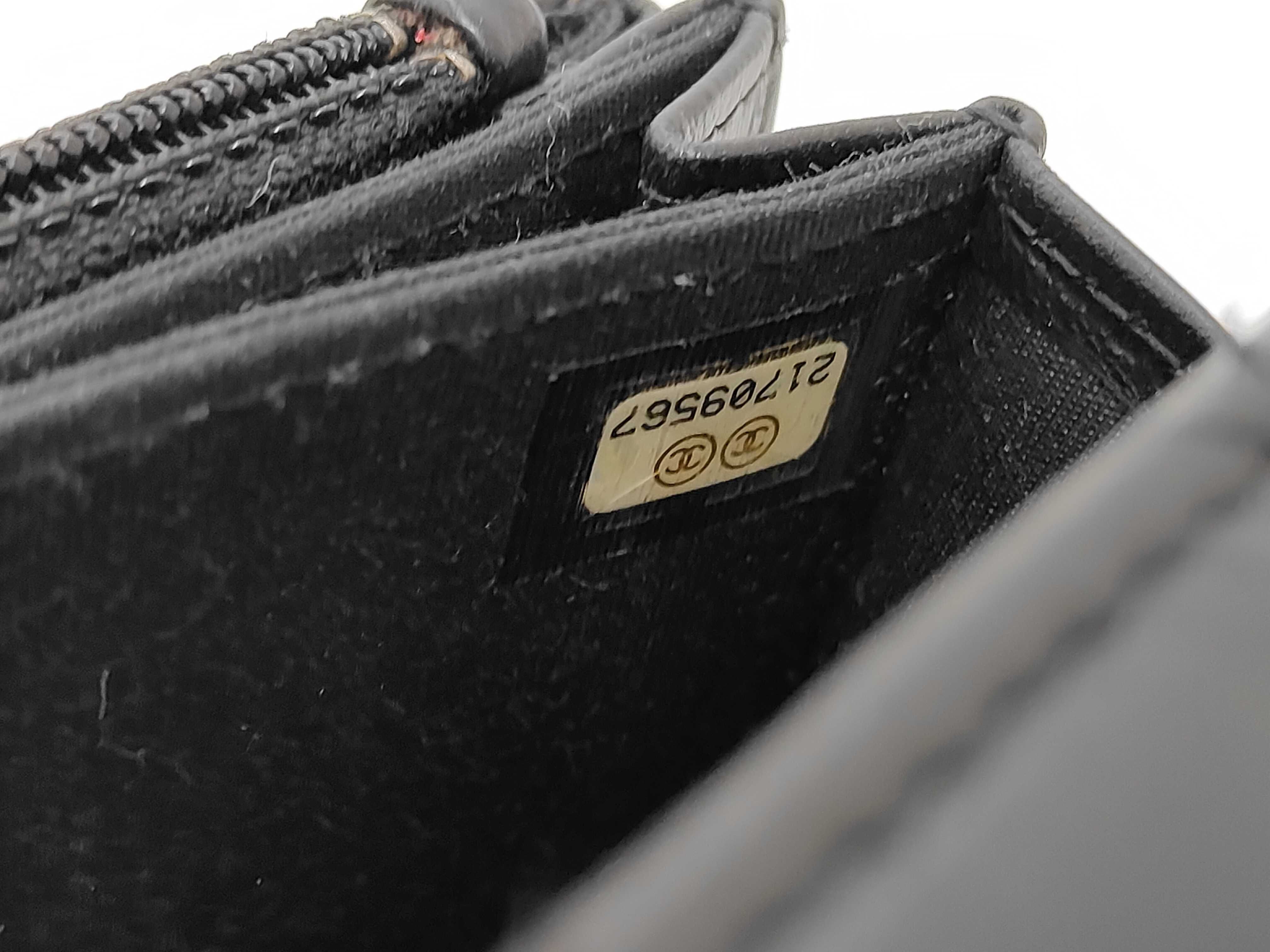 Matelassé Chain Shoulder Bag Wallet Leather Black Serial Number Shoulder Bag — view 13