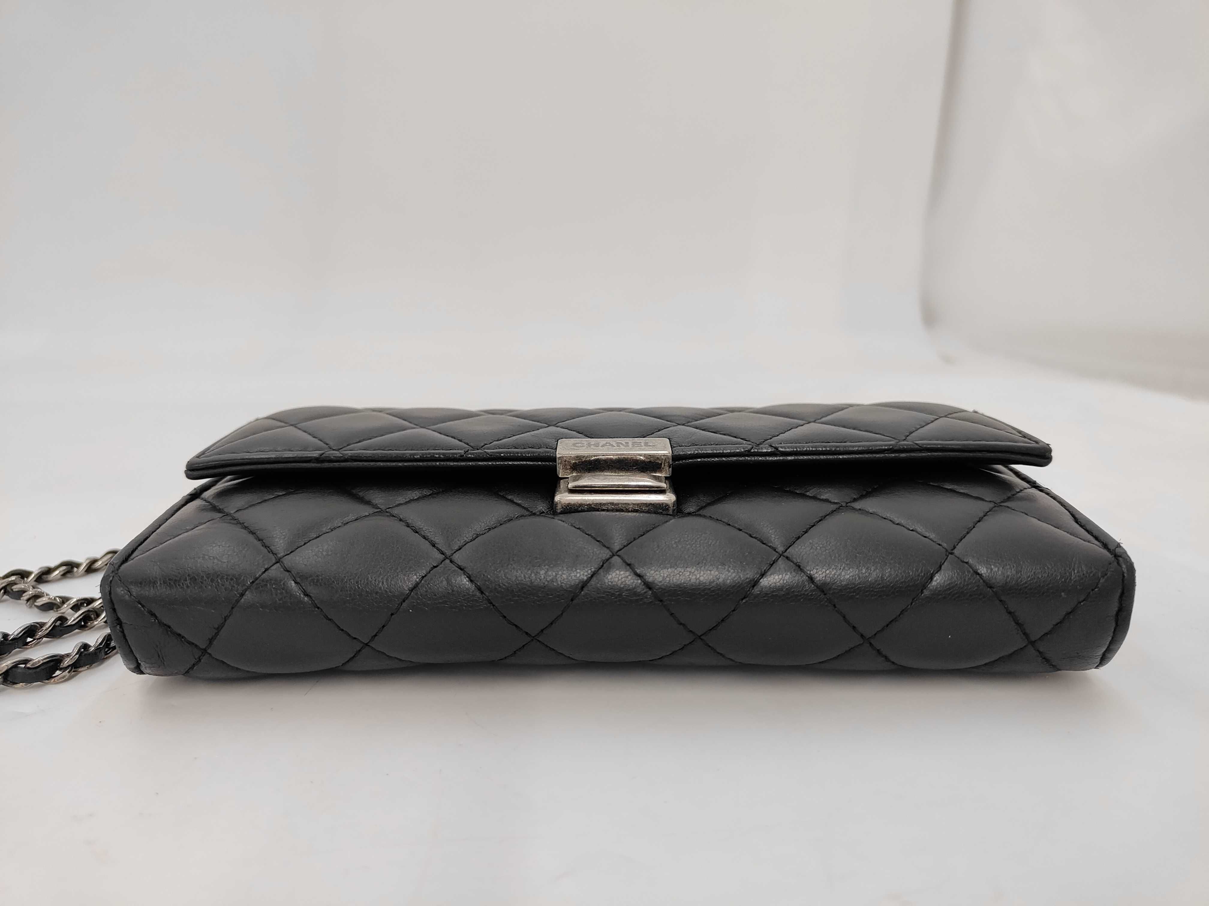 Matelassé Chain Shoulder Bag Wallet Leather Black Serial Number Shoulder Bag — view 7