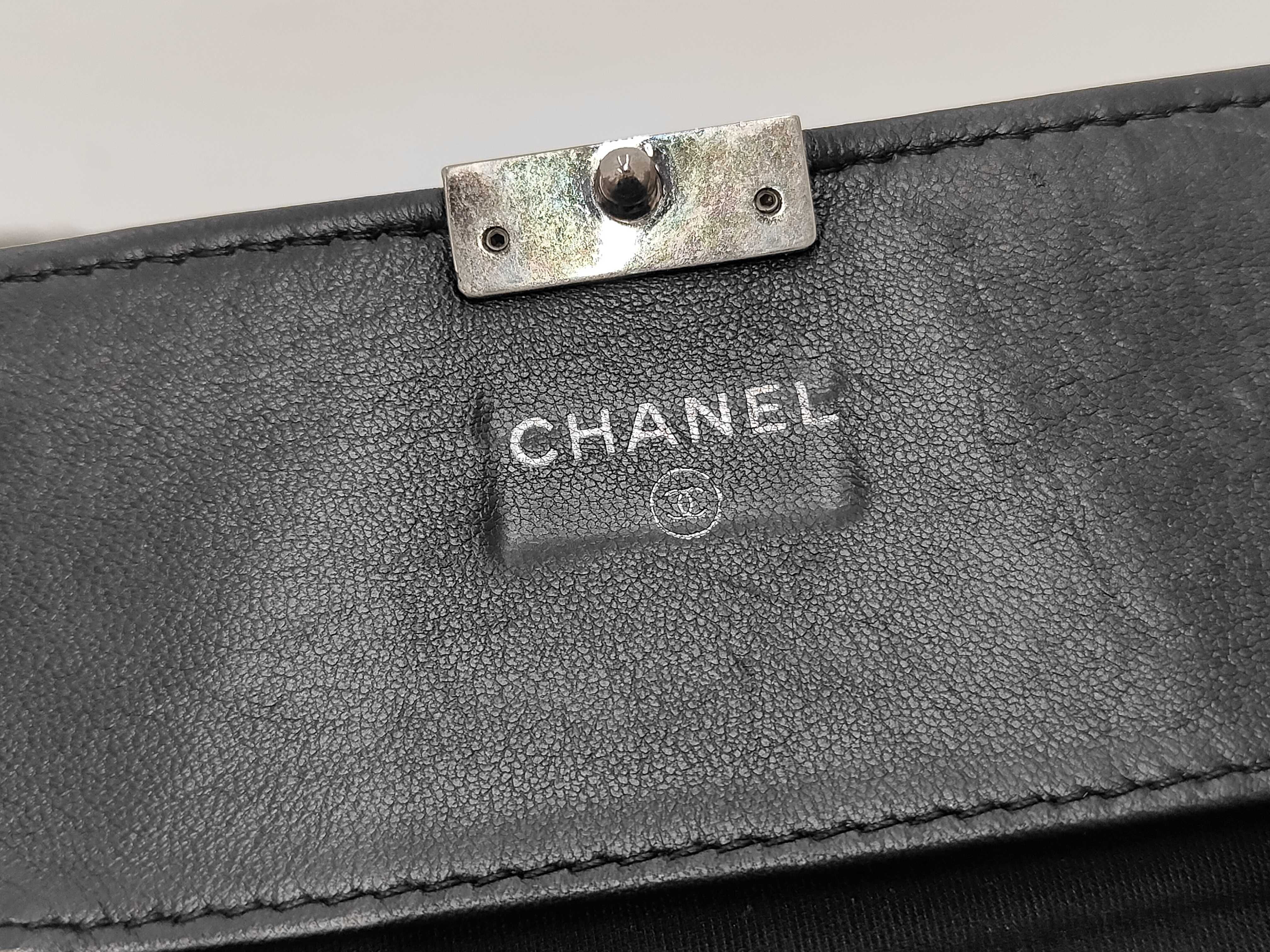 Matelassé Chain Shoulder Bag Wallet Leather Black Serial Number Shoulder Bag — view 9