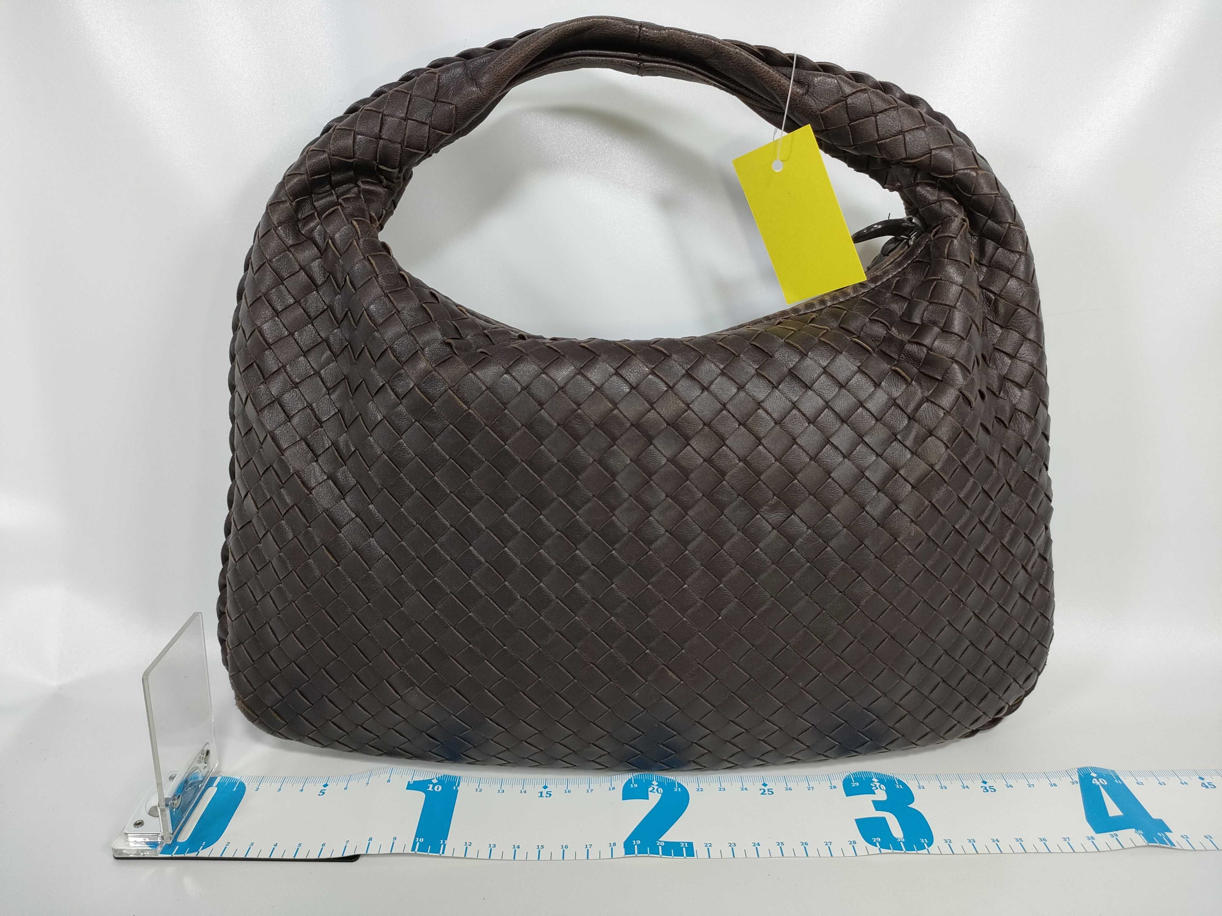 Intrecciato Hobo One-Handle Brown Handbag — view 2
