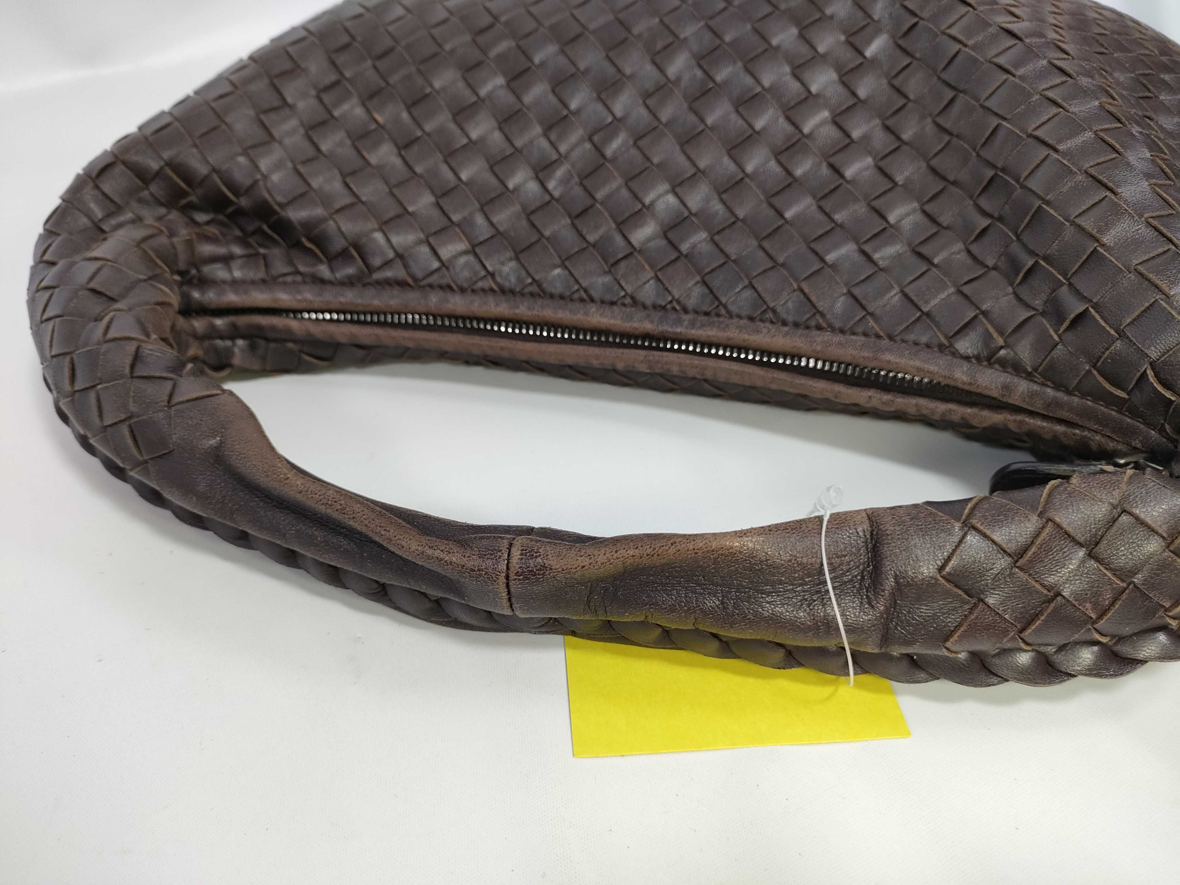 Intrecciato Hobo One-Handle Brown Handbag — view 3