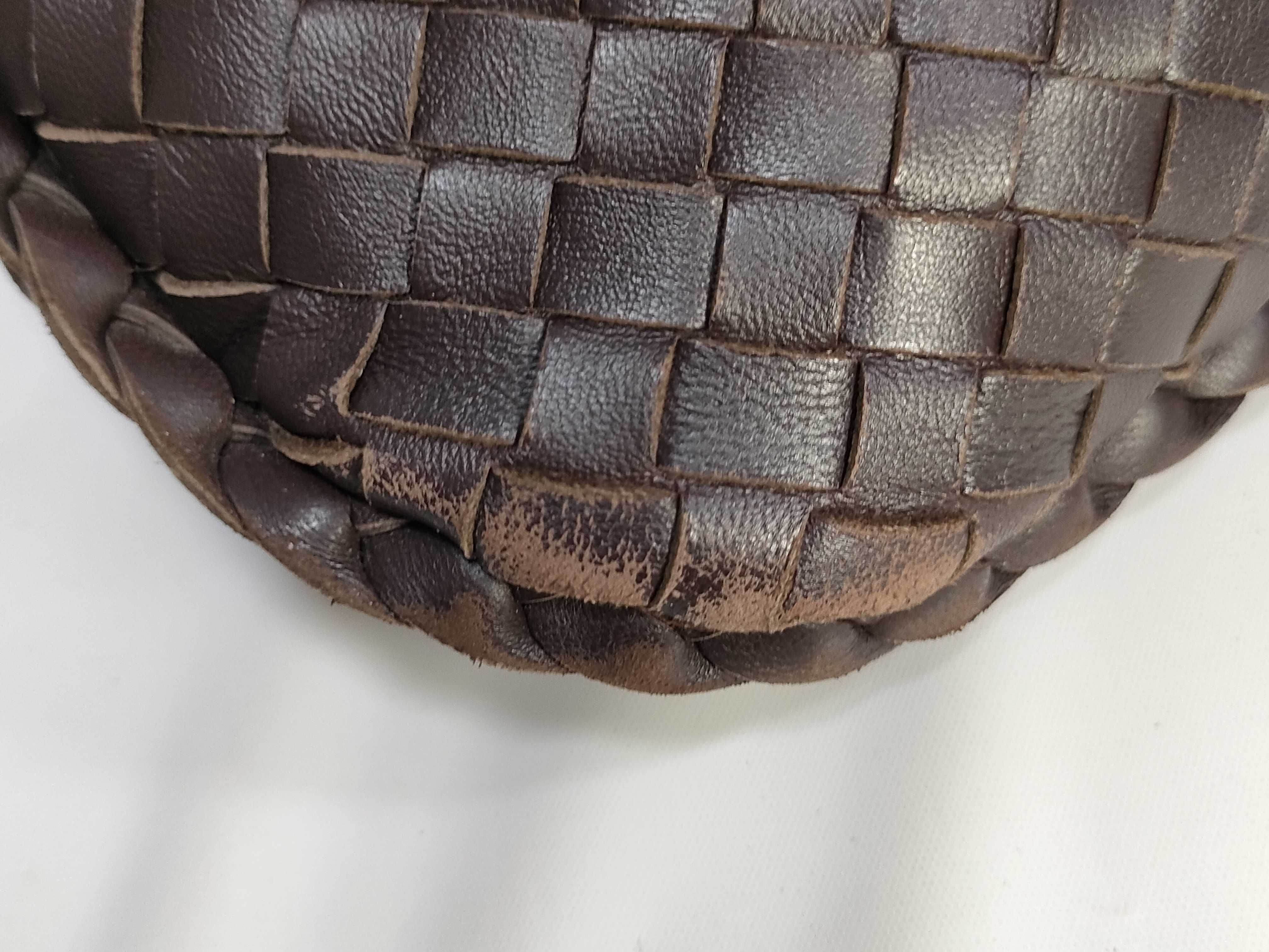 Intrecciato Hobo One-Handle Brown Handbag — view 9