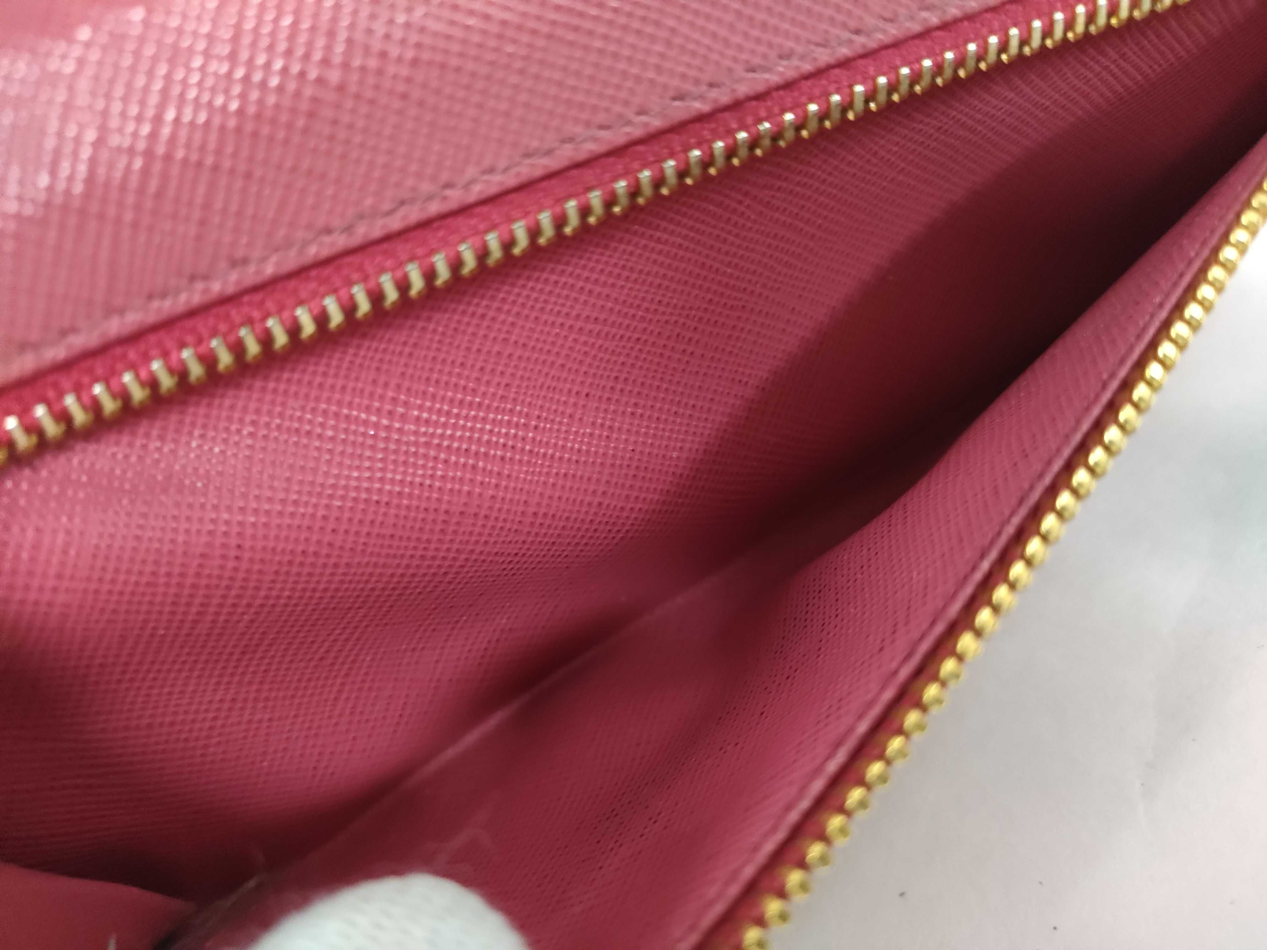 bags and wallets — view 15