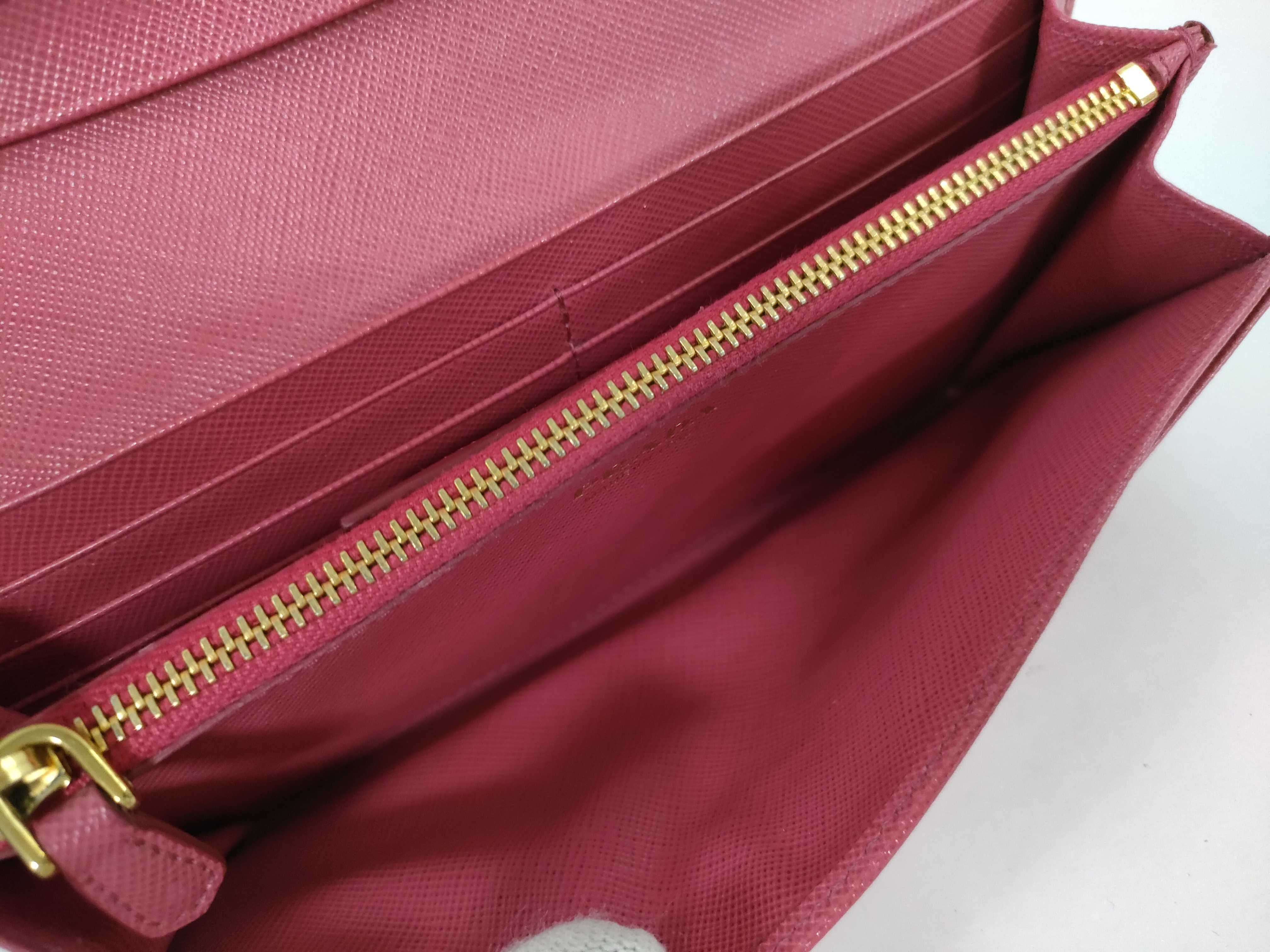 bags and wallets — view 8