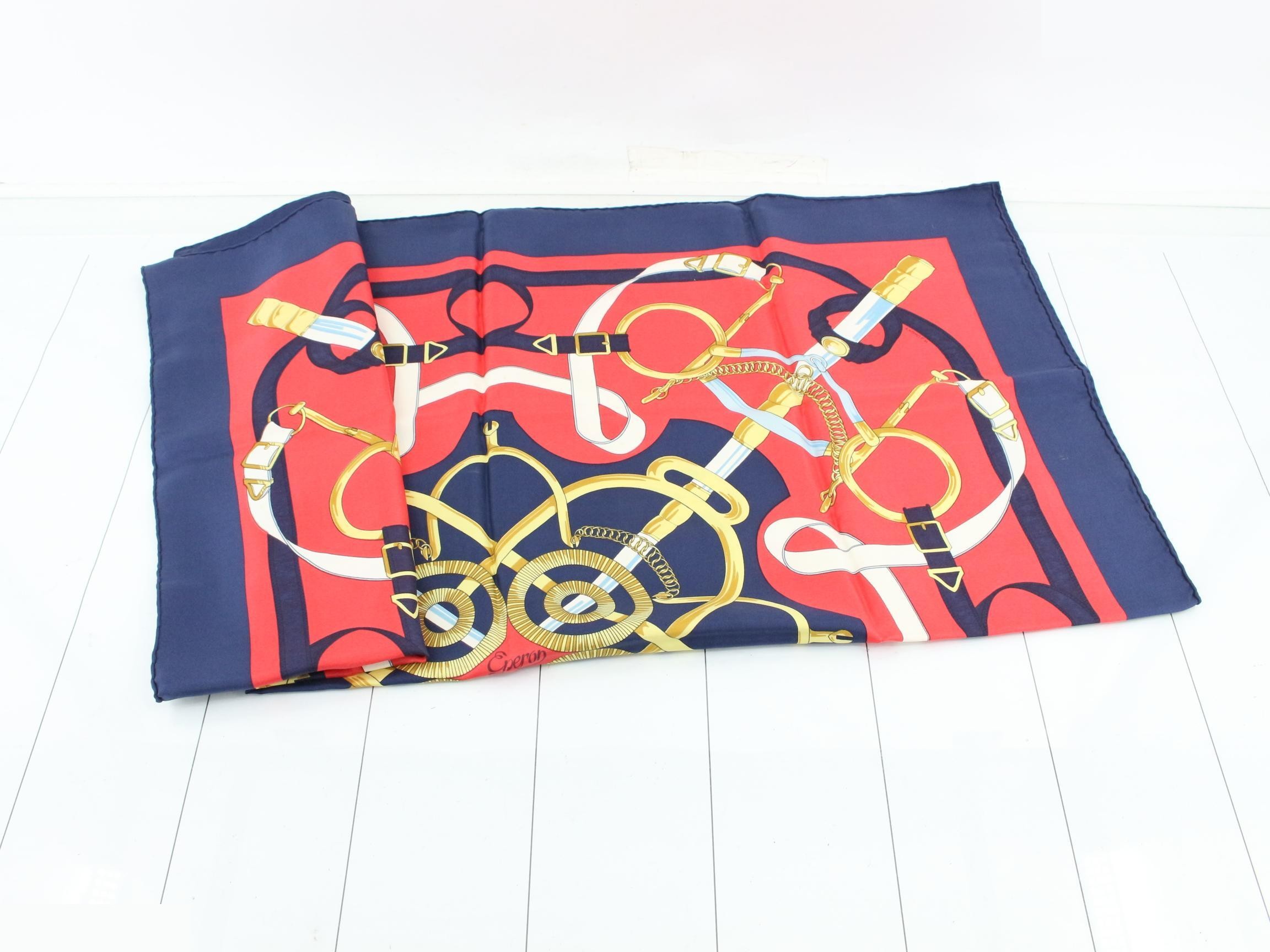 scarf — view 3