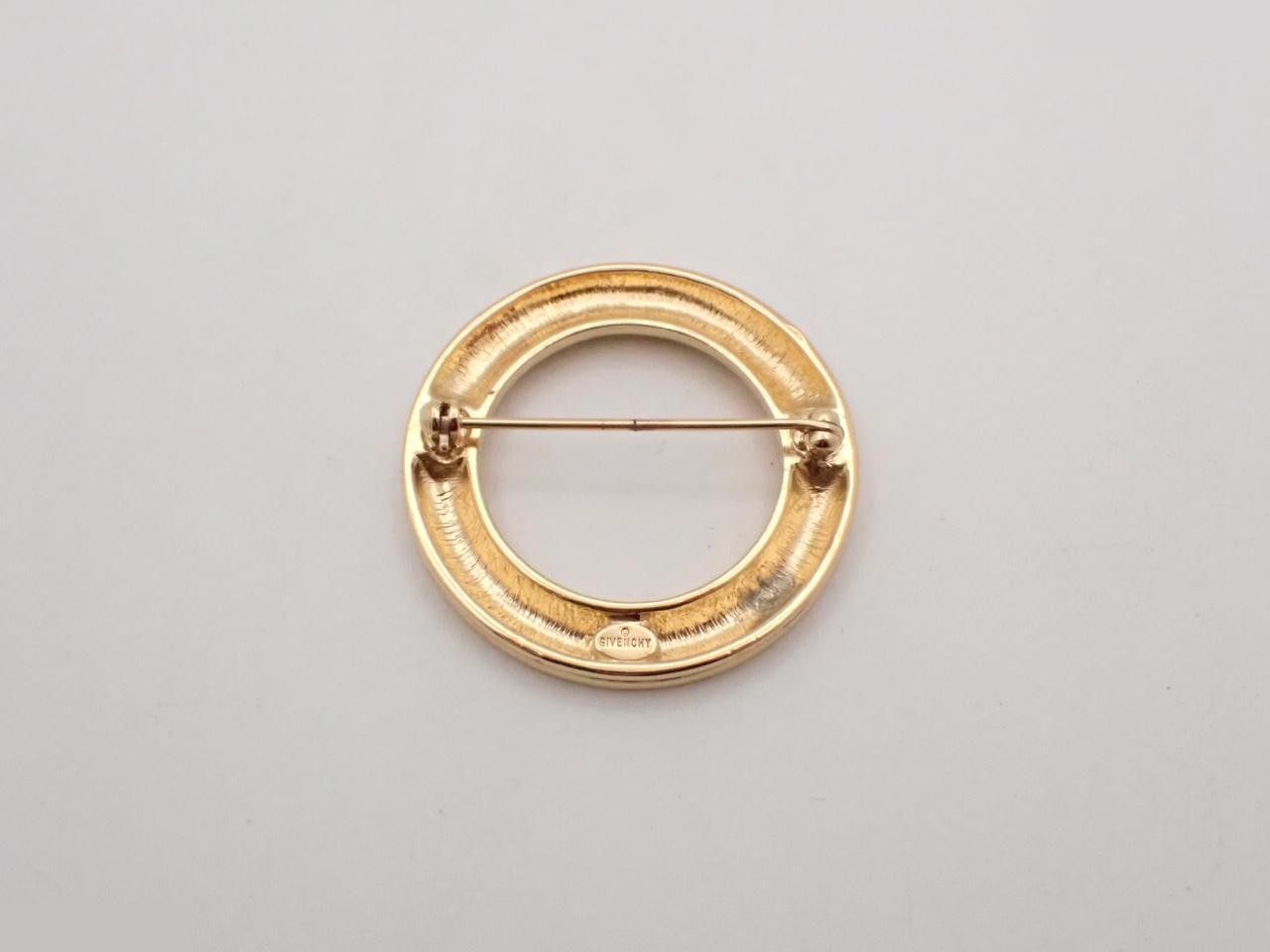 Other lines: Precious metals and brooches — view 2