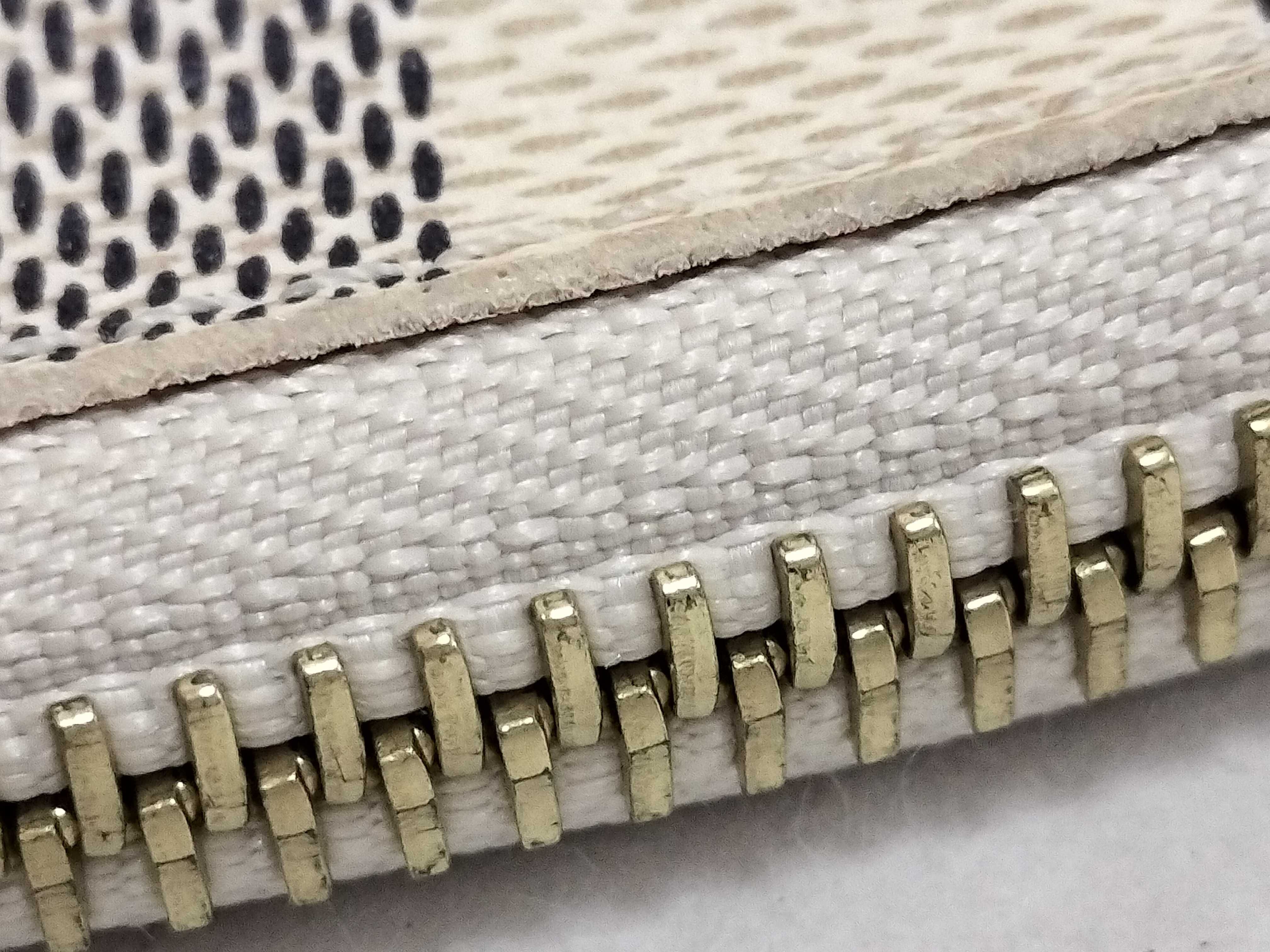 Damier Azur Louis Vuitton Damier Pouch — view 3