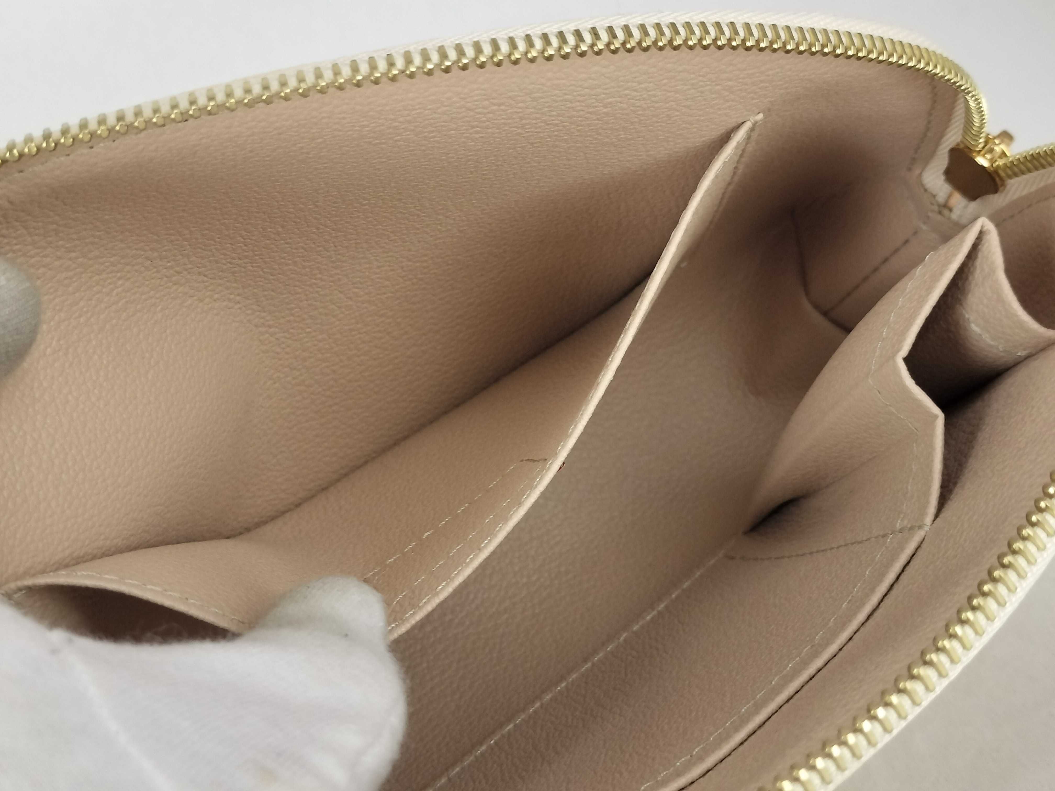 Damier Azur Louis Vuitton Damier Pouch — view 8