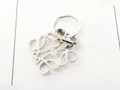 Other items: Small accessories, phone straps, keychains