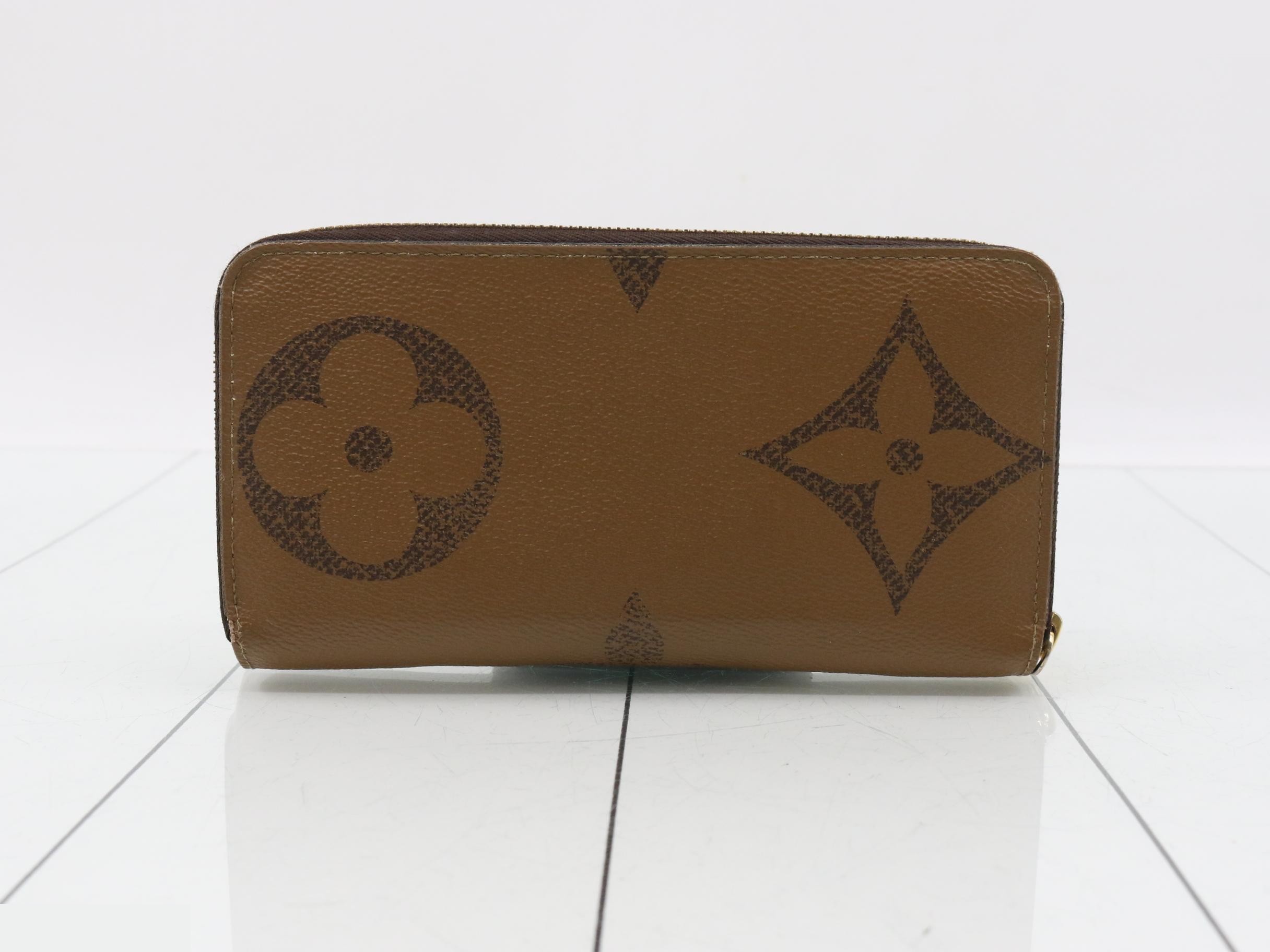 Zippy Wallet Monogram Giant Reverse — view 2