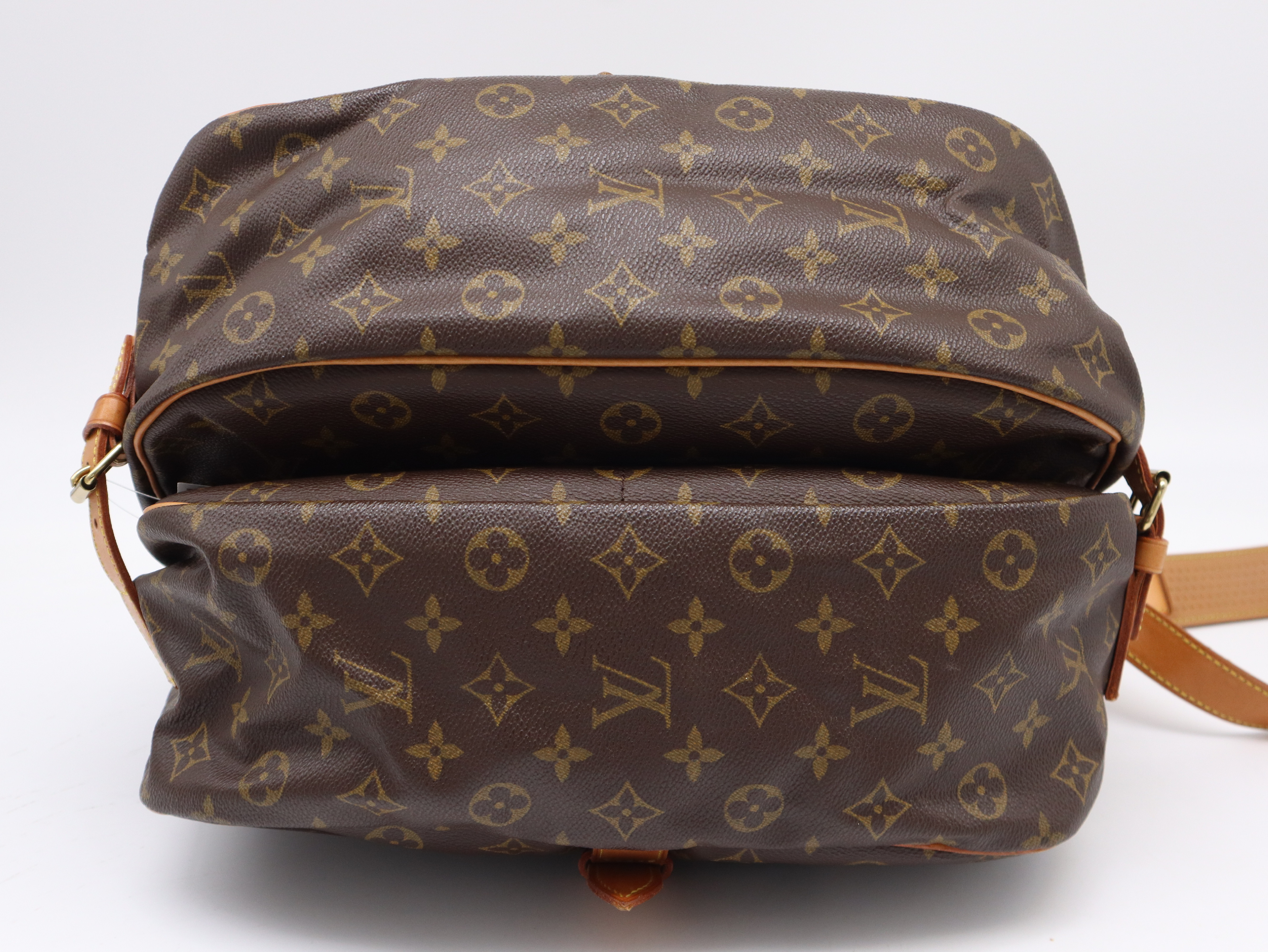 M42254 Monogram Saumur 35 Shoulder Bag — view 5
