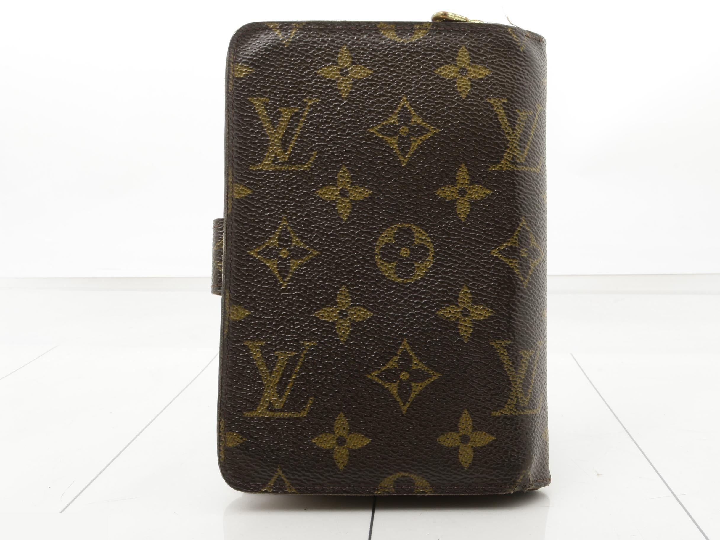 wallet — view 2
