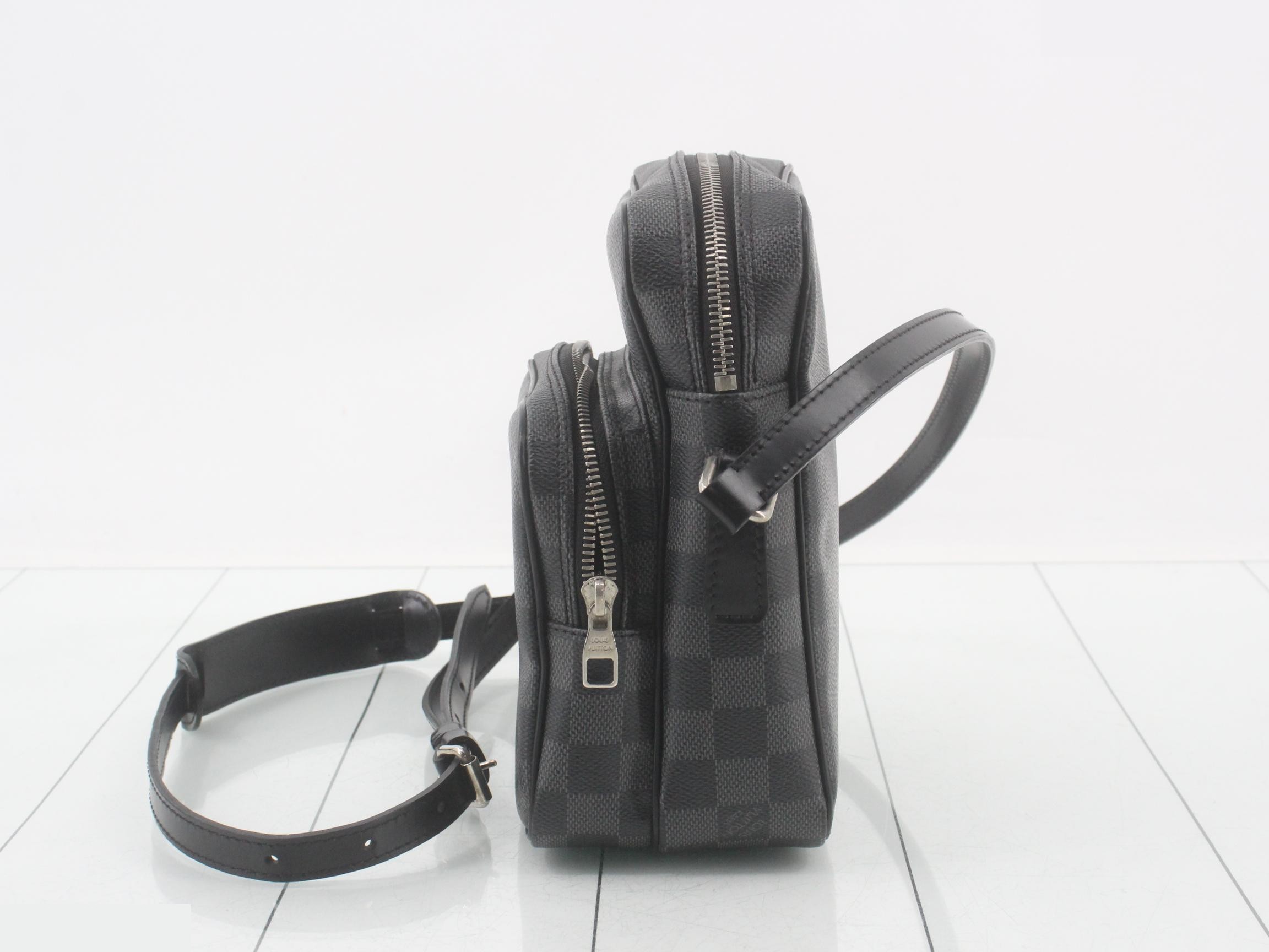 Damier Graphite Shoulder Bag Rem — view 3