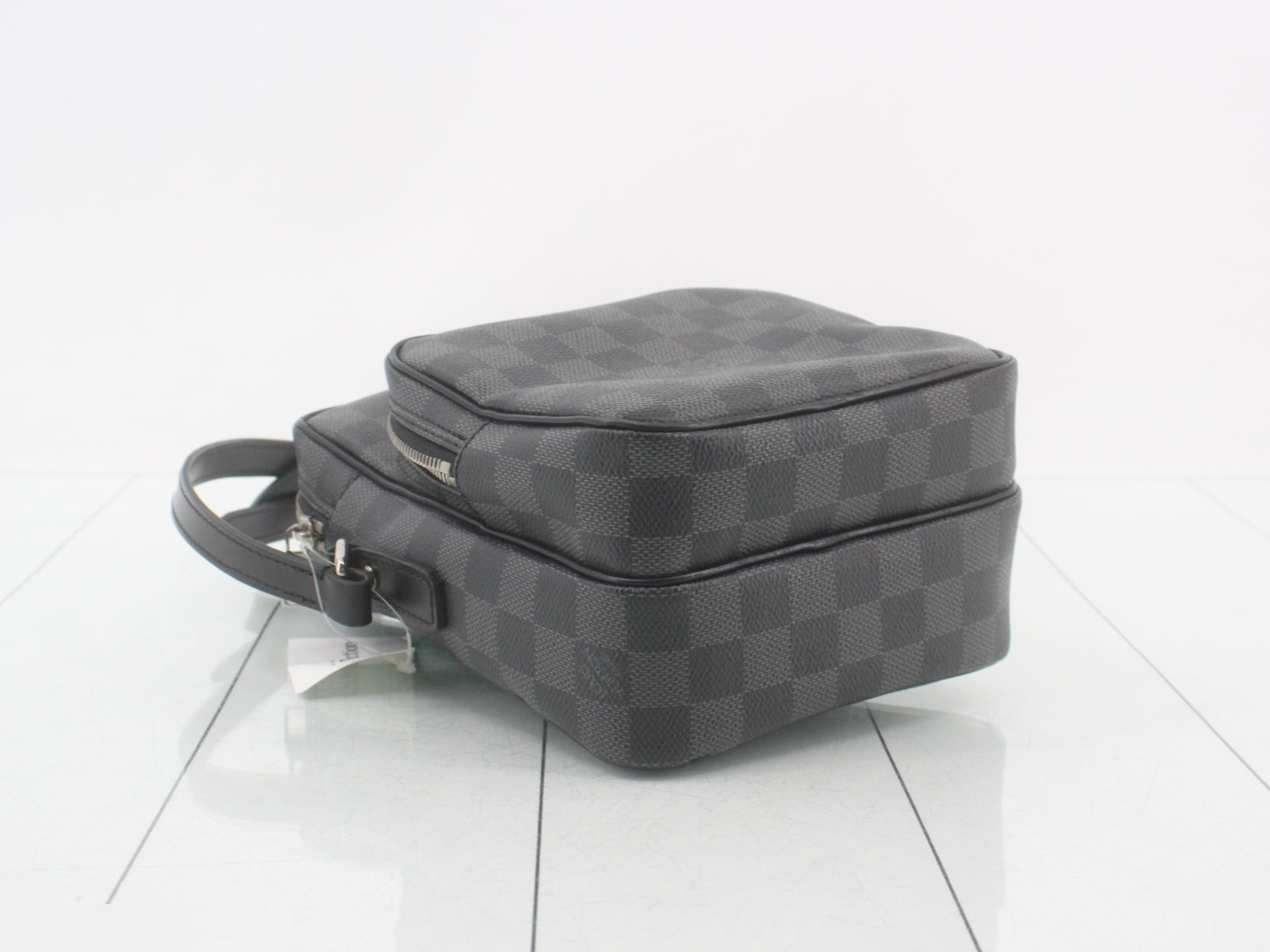 Damier Graphite Shoulder Bag Rem — view 5