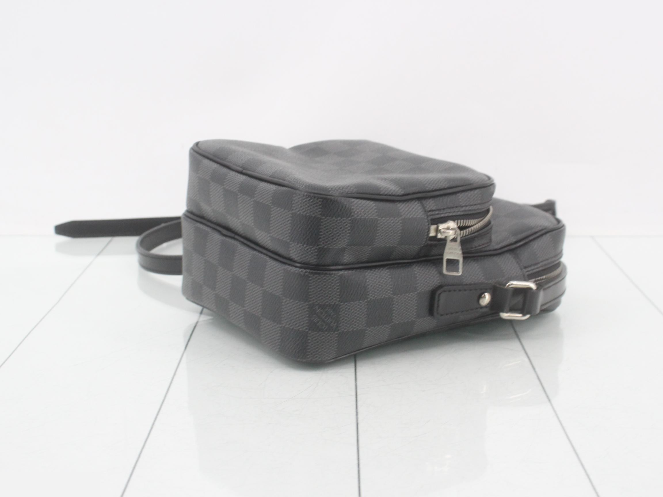 Damier Graphite Shoulder Bag Rem — view 6