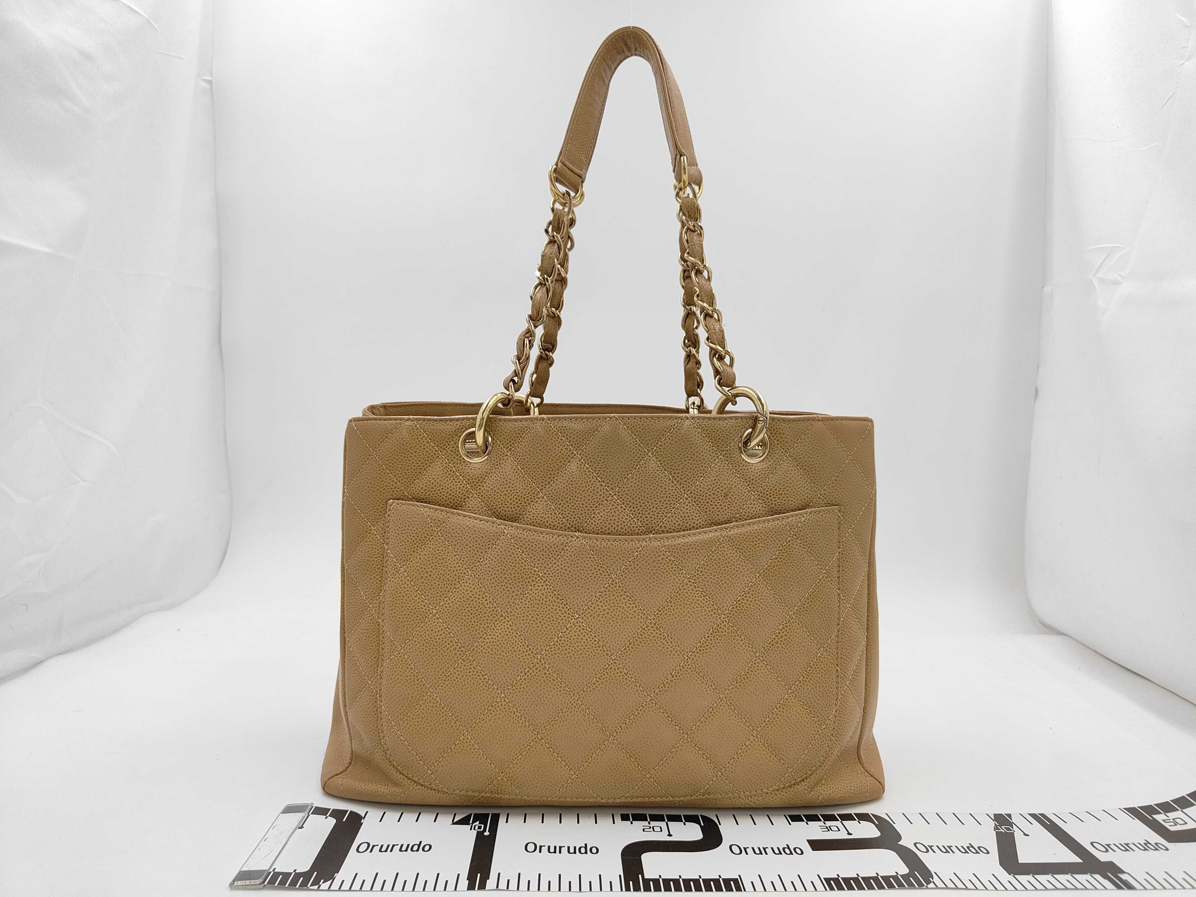 (Chanel) Series 8 Caviar Skin Matelassé Large Coco GST Gold Hardware Leather Chain Tote Bag — view 2