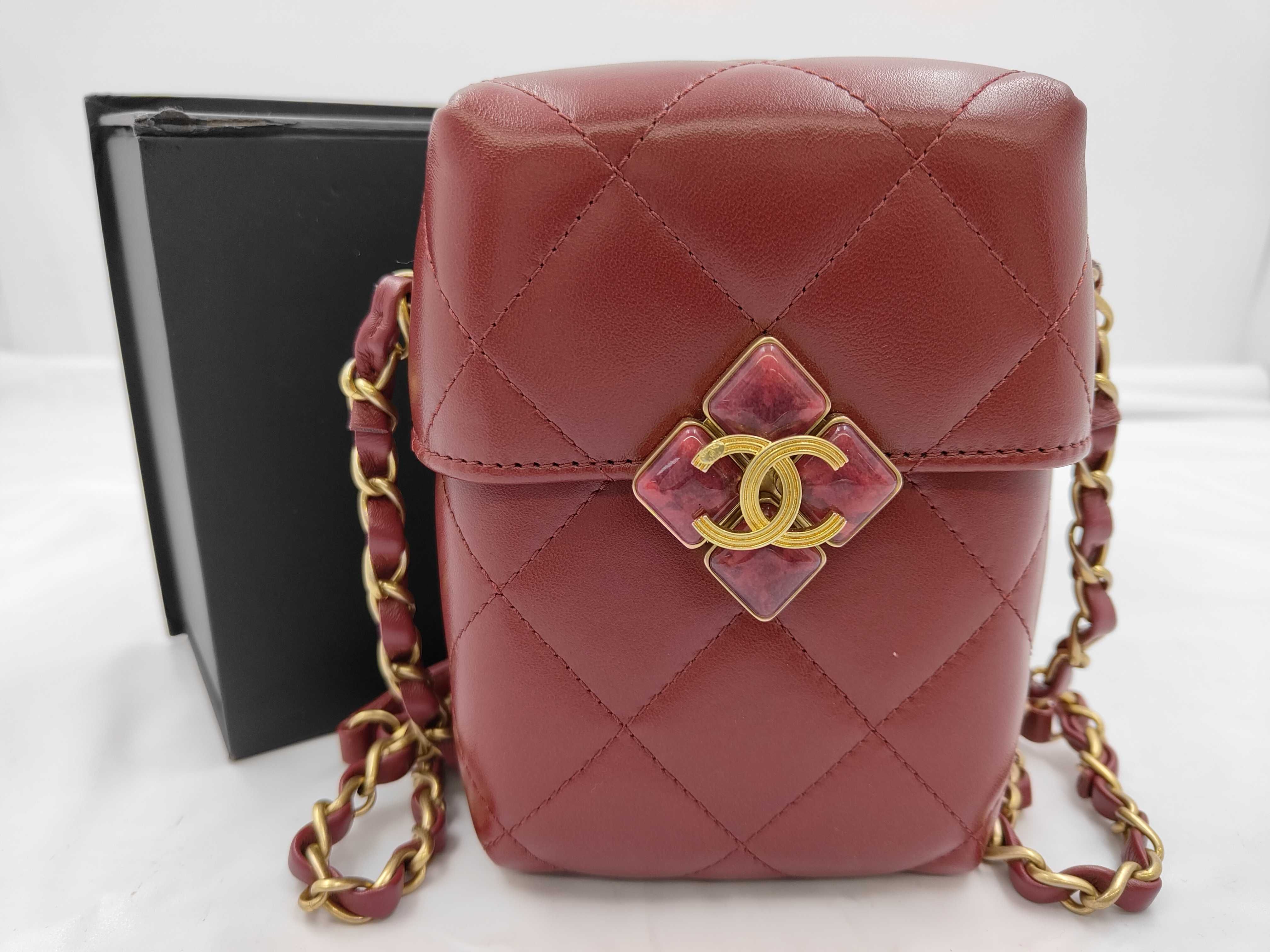 Box Chain Shoulder Bag
