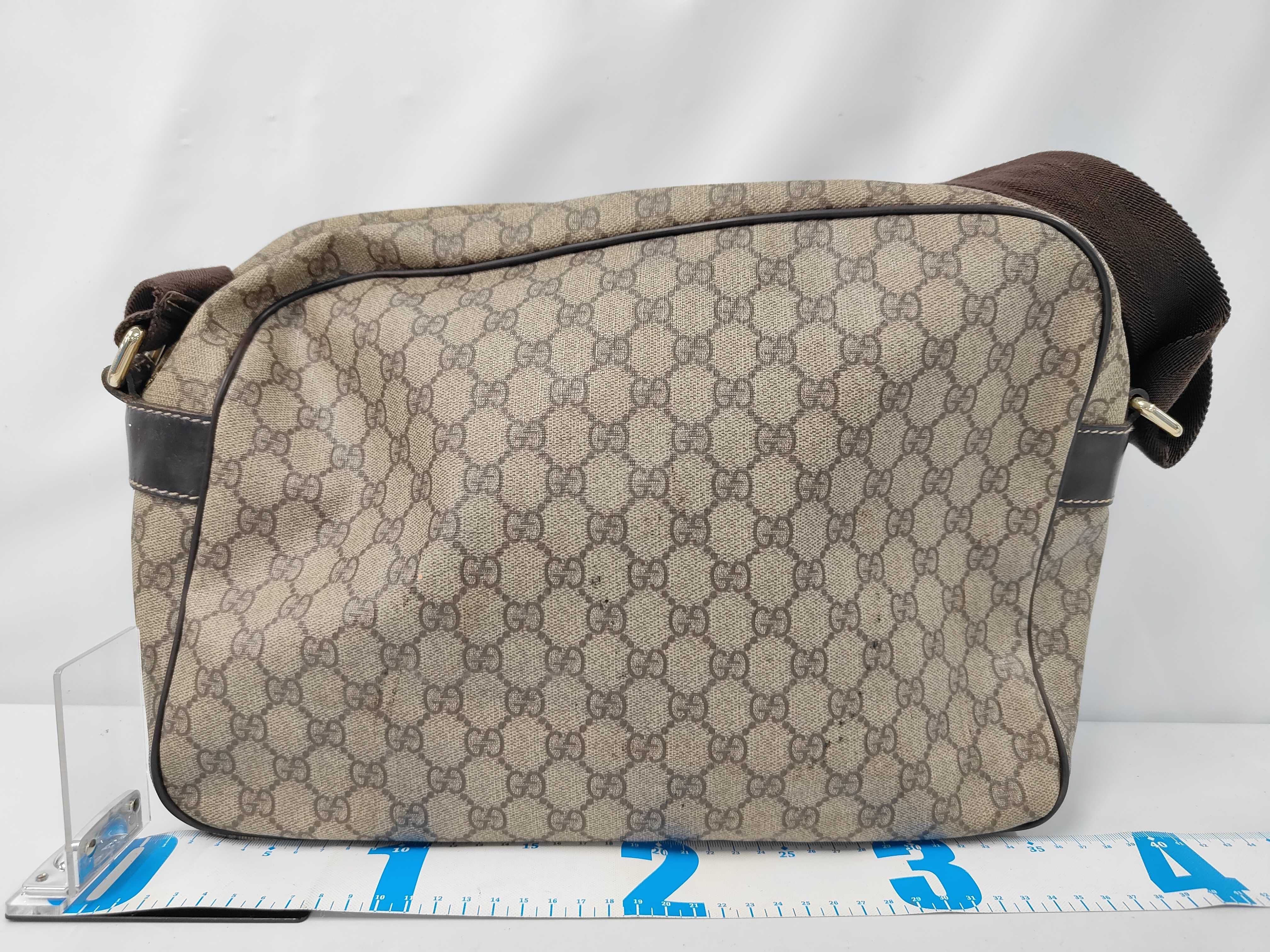 GG Supreme Shoulder Bag — view 2